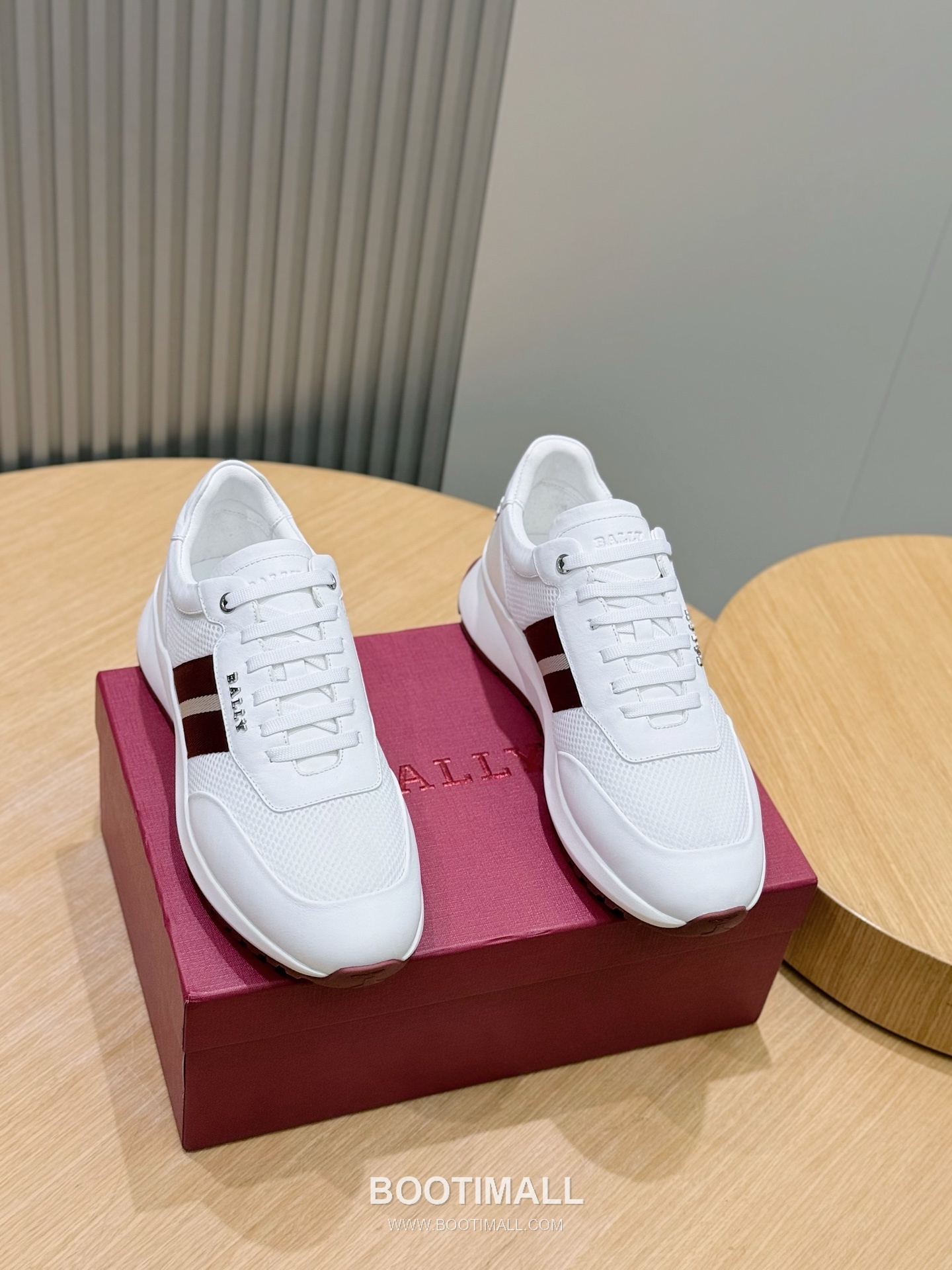 Bally Outline Calfskin Leather Low Sneakers with Stripe Logo Detail 발리 아웃라인 카프스킨 레더 로우 스니커즈 스트라이프 로고 디테일 3cm 1