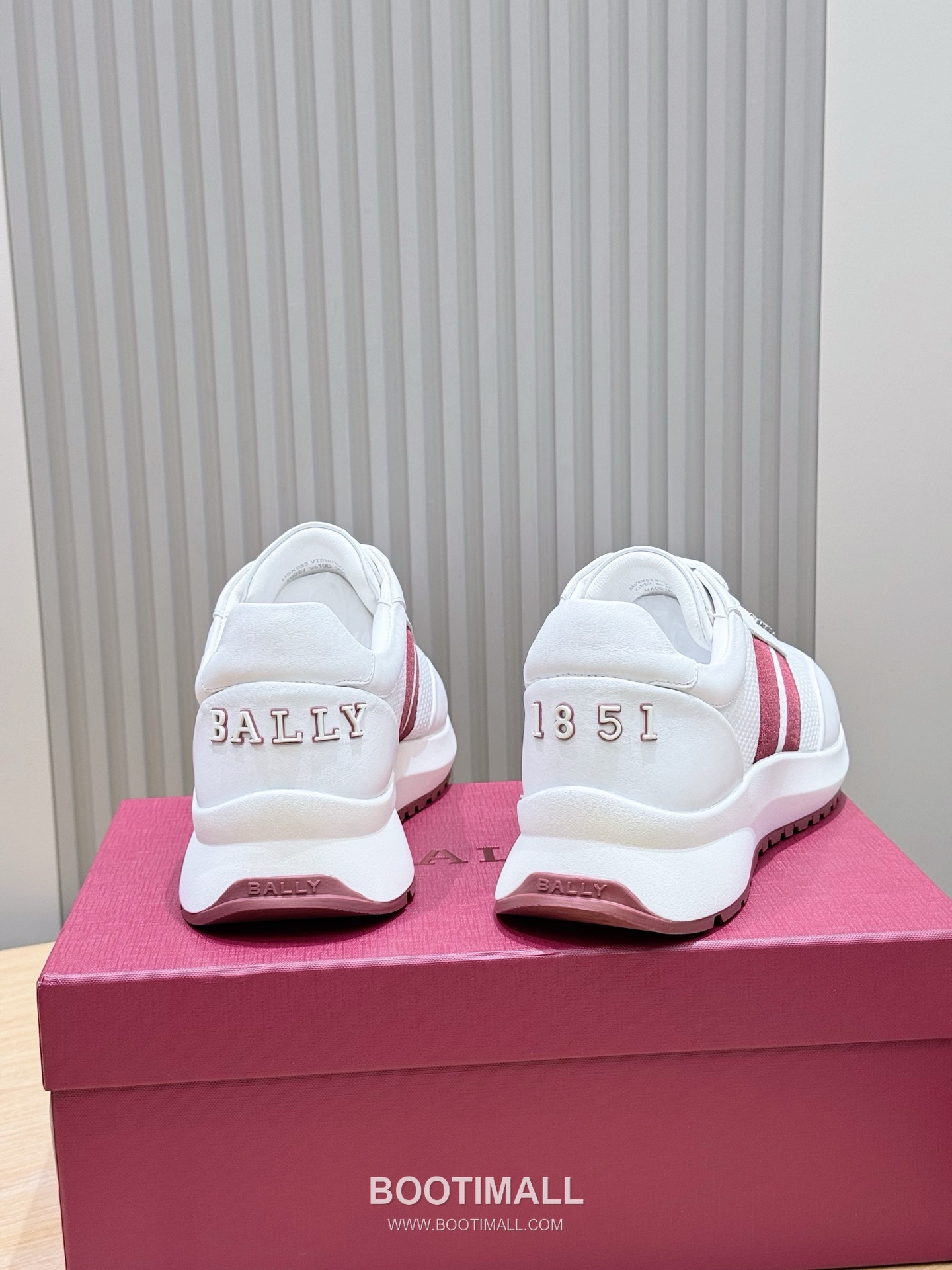 Bally Outline Calfskin Leather Low Sneakers with Stripe Logo Detail 발리 아웃라인 카프스킨 레더 로우 스니커즈 스트라이프 로고 디테일 3cm 6