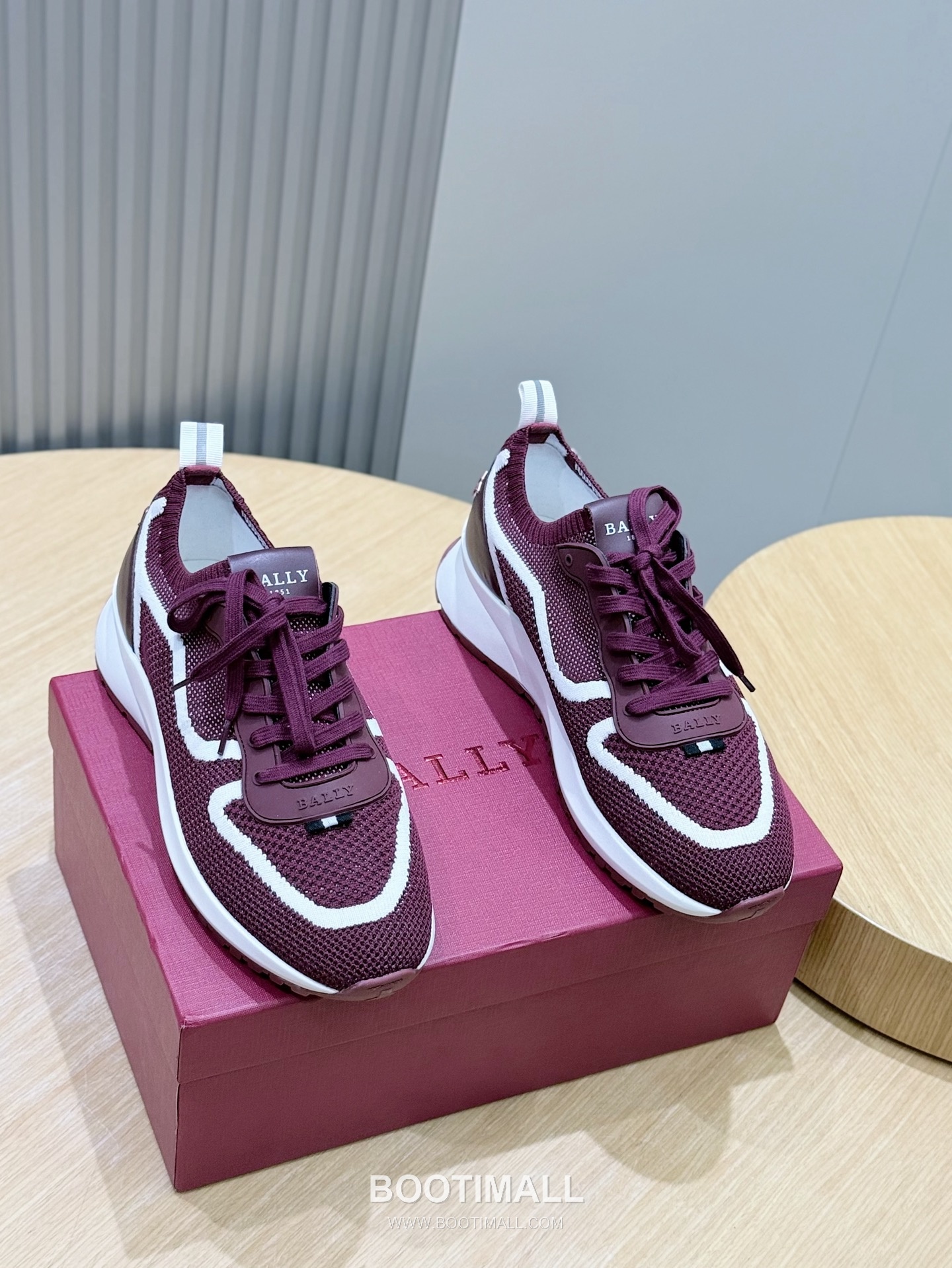 Bally Outline Calfskin Leather Low Sneakers with Stripe Logo Detail 발리 아웃라인 카프스킨 레더 로우 스니커즈 스트라이프 로고 디테일 3cm 1