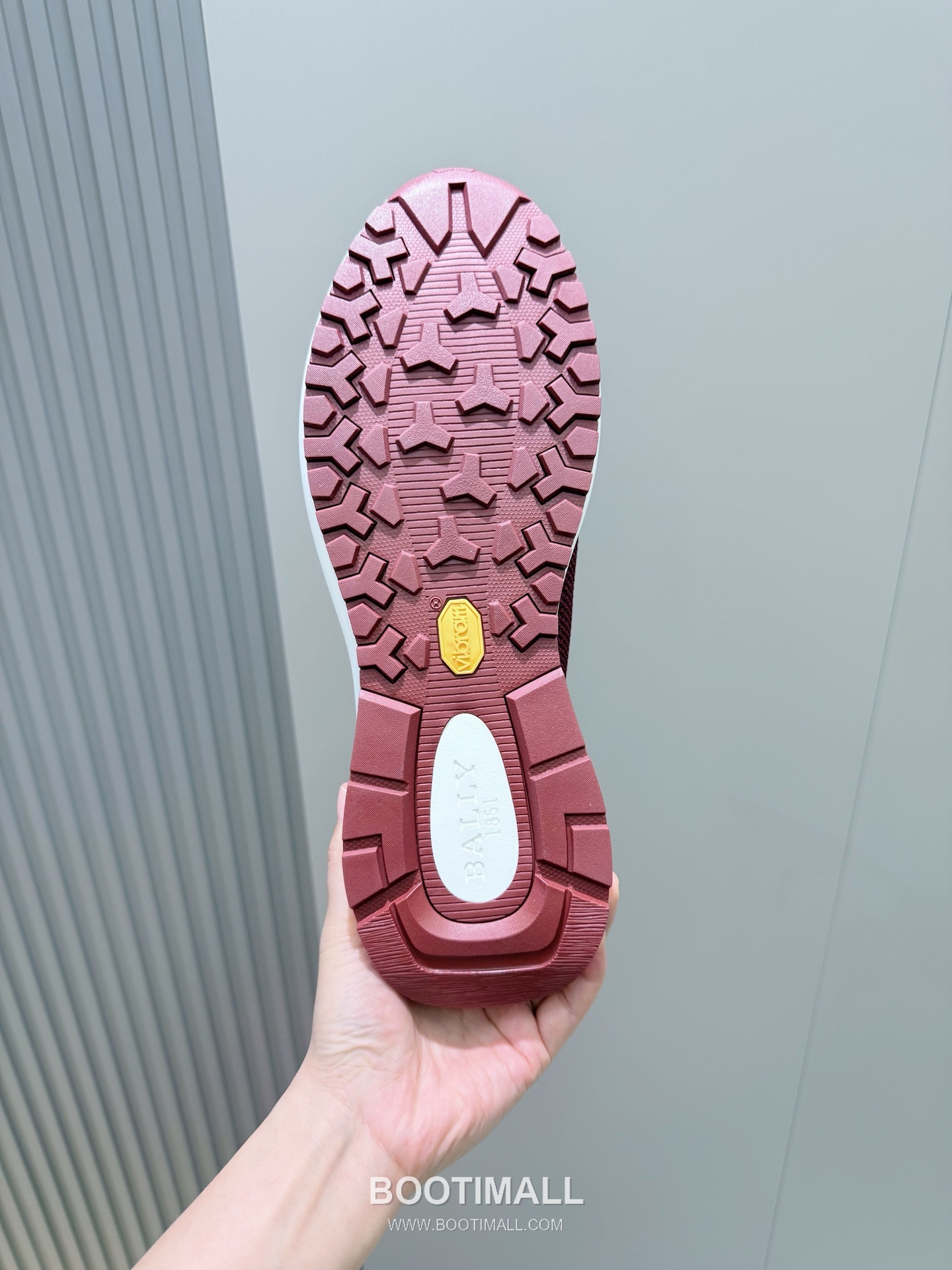 Bally Outline Calfskin Leather Low Sneakers with Stripe Logo Detail 발리 아웃라인 카프스킨 레더 로우 스니커즈 스트라이프 로고 디테일 3cm 9