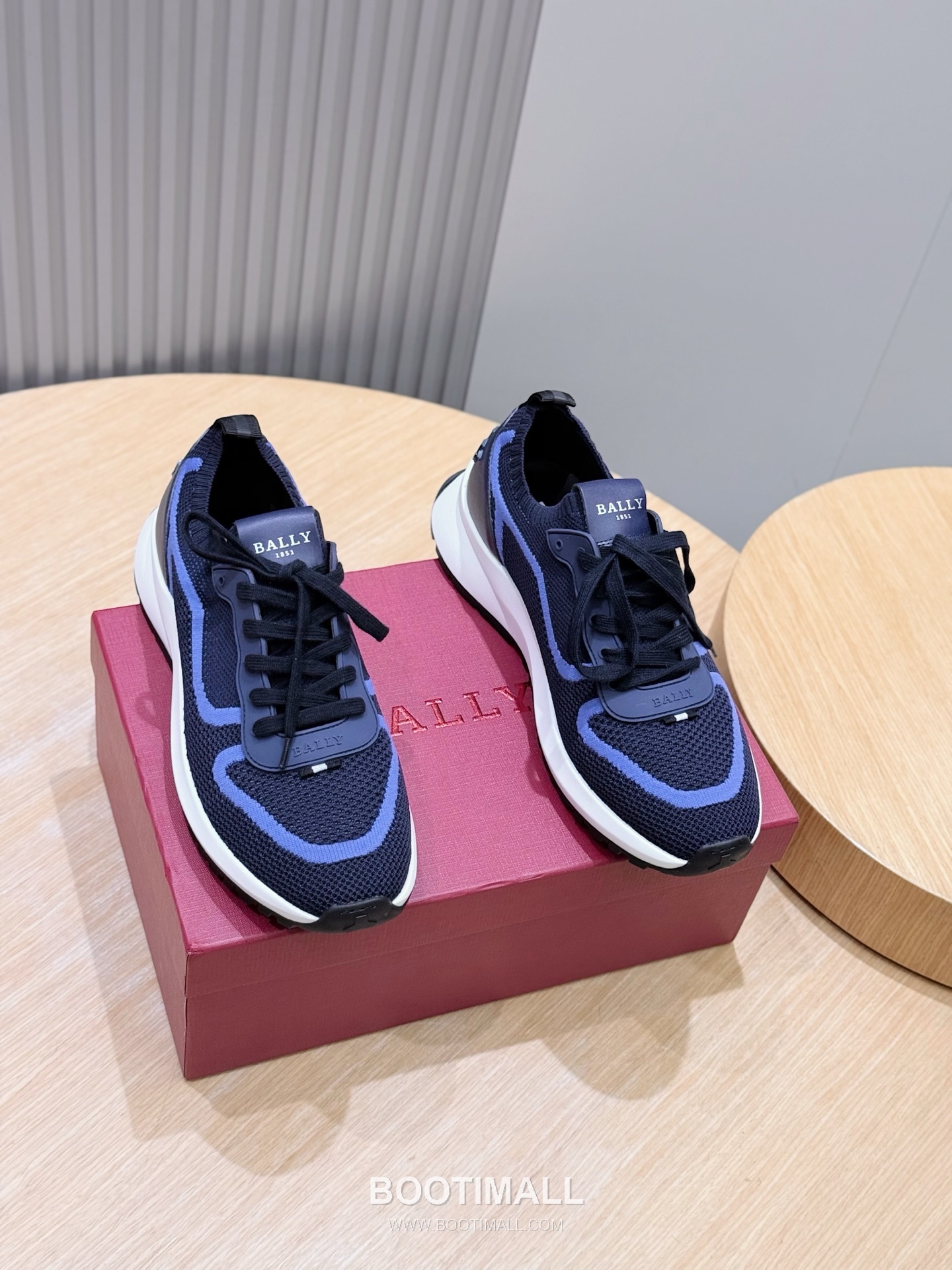 Bally Outline Calfskin Leather Low Sneakers with Stripe Logo Detail 발리 아웃라인 카프스킨 레더 로우 스니커즈 스트라이프 로고 디테일 3cm 1