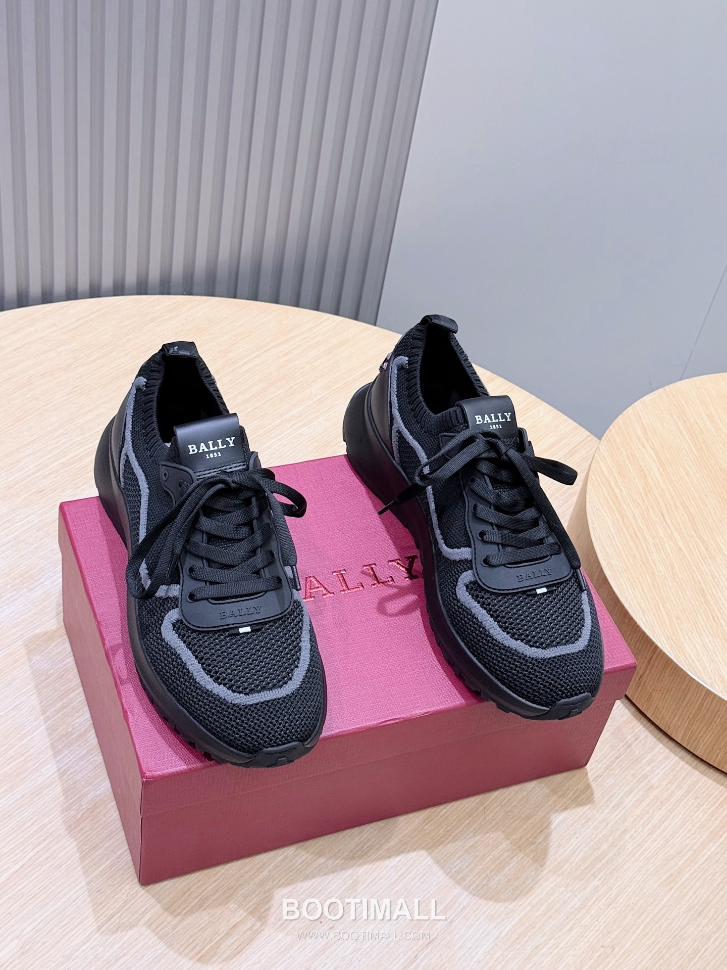 Bally Outline Calfskin Leather Low Sneakers with Stripe Logo Detail 발리 아웃라인 카프스킨 레더 로우 스니커즈 스트라이프 로고 디테일 3cm 1