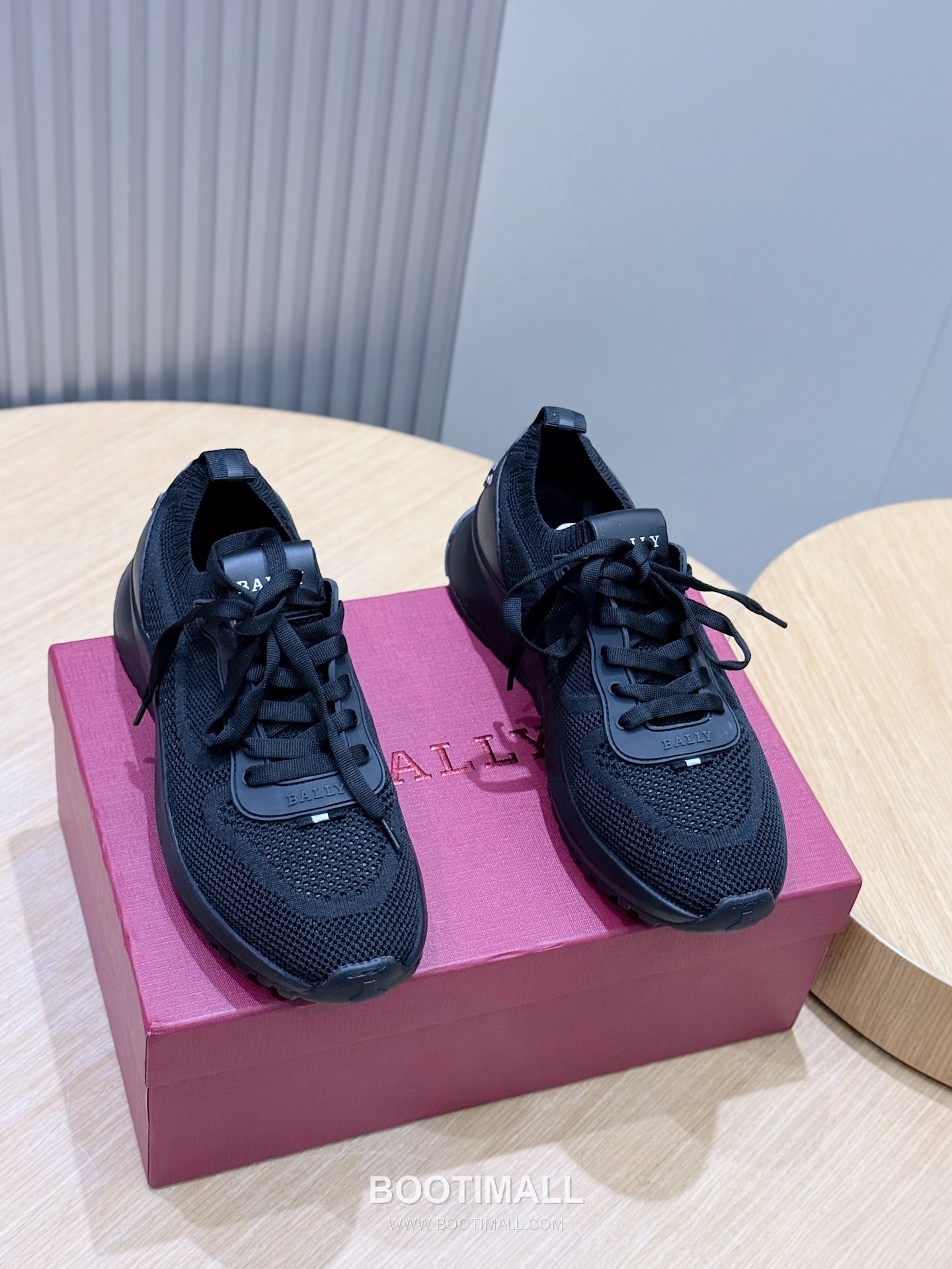 Bally Outline Calfskin Leather Low Sneakers with Stripe Logo Detail 발리 아웃라인 카프스킨 레더 로우 스니커즈 스트라이프 로고 디테일 3cm 1