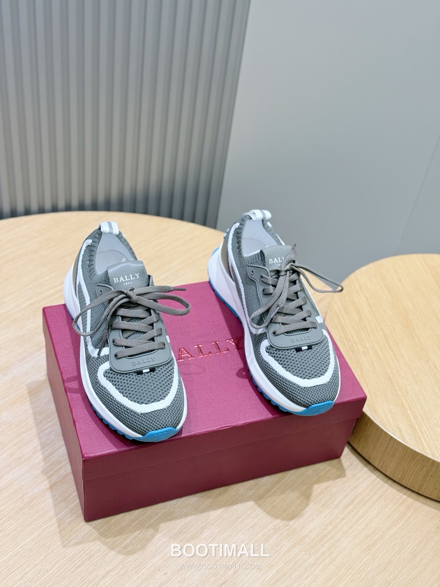 Bally Outline Calfskin Leather Low Sneakers with Stripe Logo Detail 발리 아웃라인 카프스킨 레더 로우 스니커즈 스트라이프 로고 디테일 3cm 1