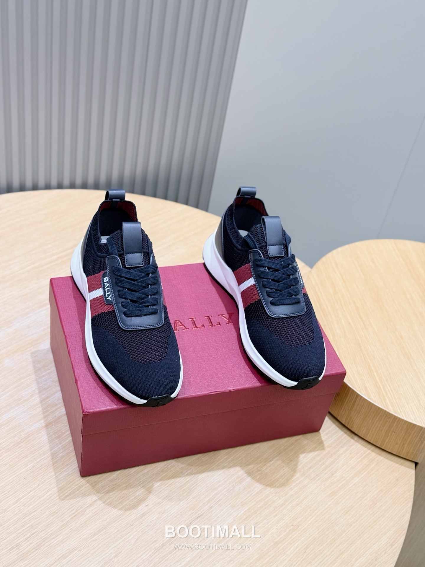 Bally Outline Calfskin Leather Low Sneakers with Stripe Logo Detail 발리 아웃라인 카프스킨 레더 로우 스니커즈 스트라이프 로고 디테일 3cm 1