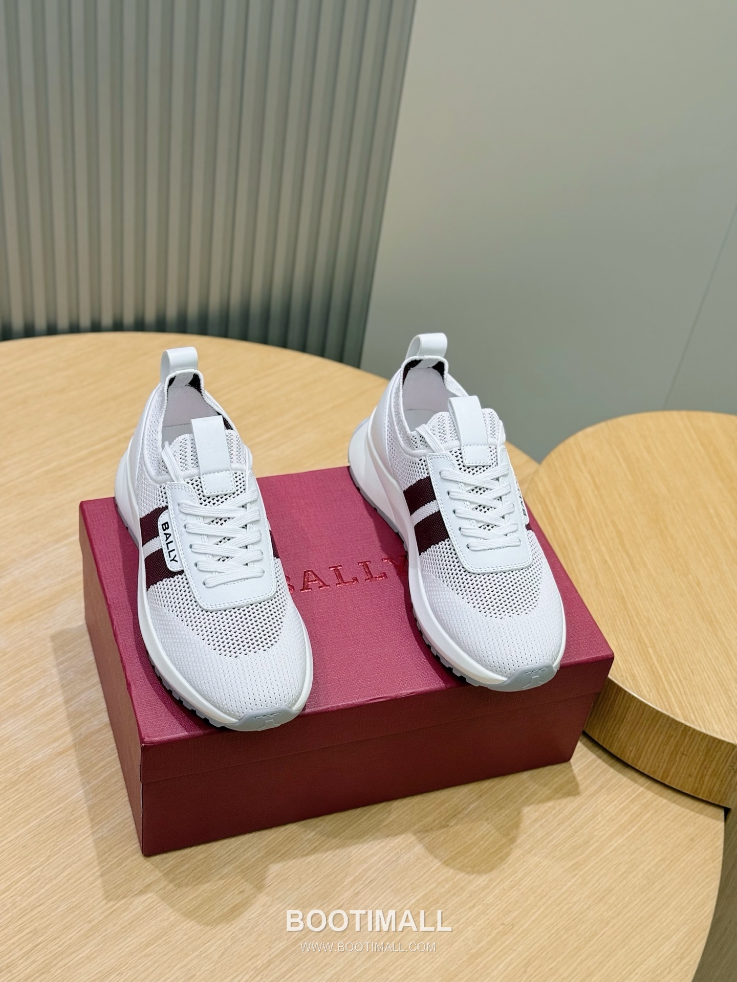 Bally Outline Calfskin Leather Low Sneakers with Stripe Logo Detail 발리 아웃라인 카프스킨 레더 로우 스니커즈 스트라이프 로고 디테일 3cm 1