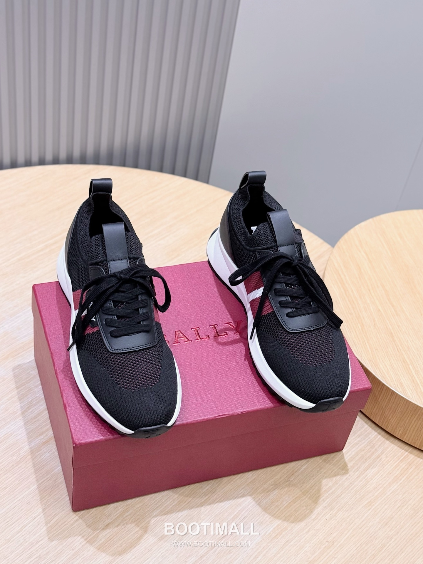 Bally Outline Calfskin Leather Low Sneakers with Stripe Logo Detail 발리 아웃라인 카프스킨 레더 로우 스니커즈 스트라이프 로고 디테일 3cm 1