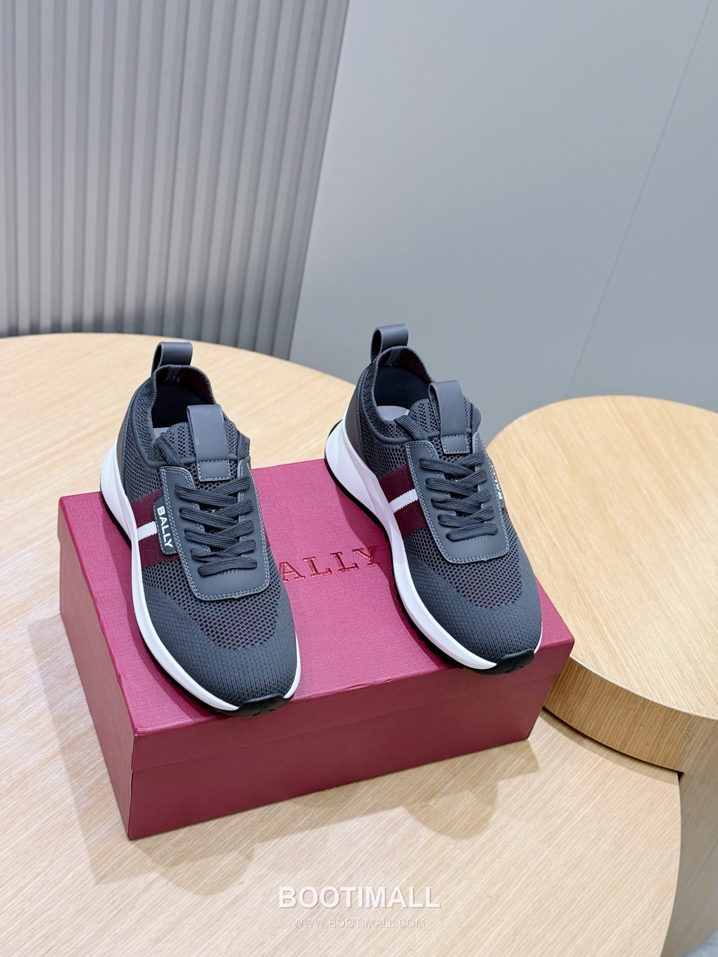 Bally Outline Calfskin Leather Low Sneakers with Stripe Logo Detail 발리 아웃라인 카프스킨 레더 로우 스니커즈 스트라이프 로고 디테일 3cm 1