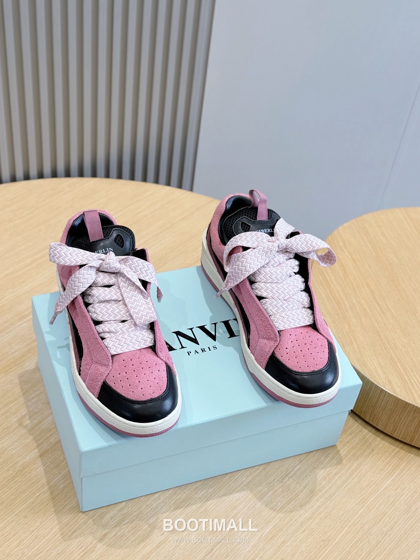Lanvin Gallery Department Calfskin Leather Low Chunky Sneakers with Artistic Panel Detail 랑방 갤러리디파트먼트 카프스킨 레더 로우 청키 스니커즈 아트 패널 디테일 4cm 1
