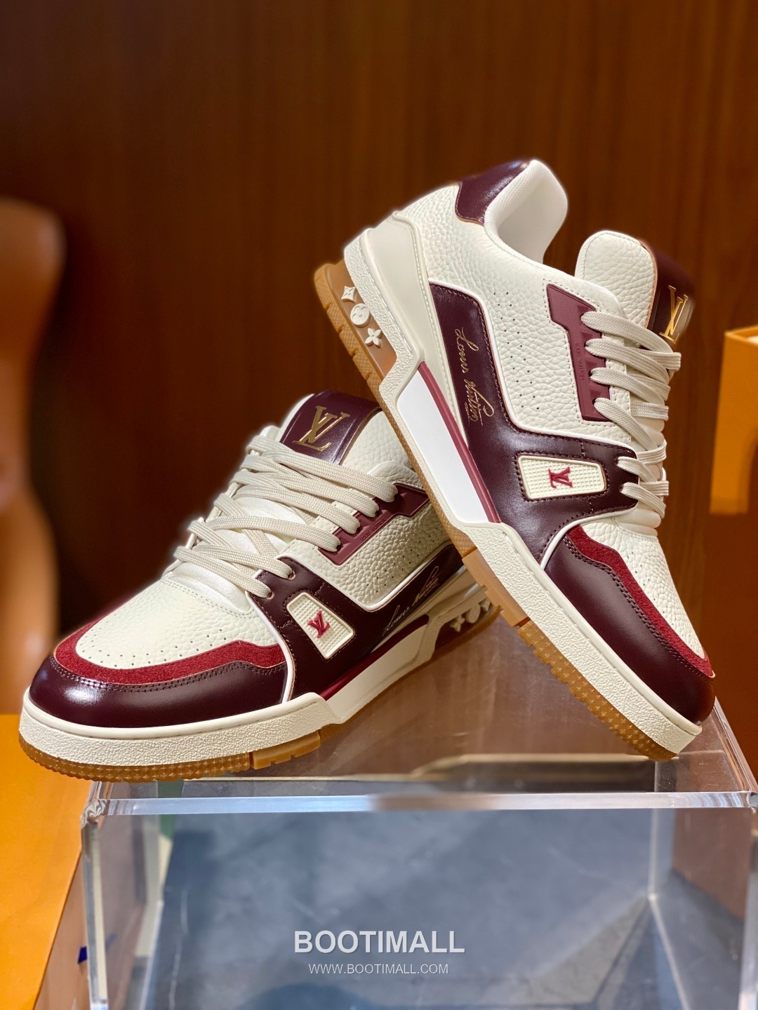 Louis Vuitton LV Trainer Grained Calfskin Leather Low Sneakers with Monogram Rubber Sole Detail 루이비통 LV 트레이너 그레인드 카프스킨 레더 로우 스니커즈 모노그램 러버솔 디테일 4cm 5