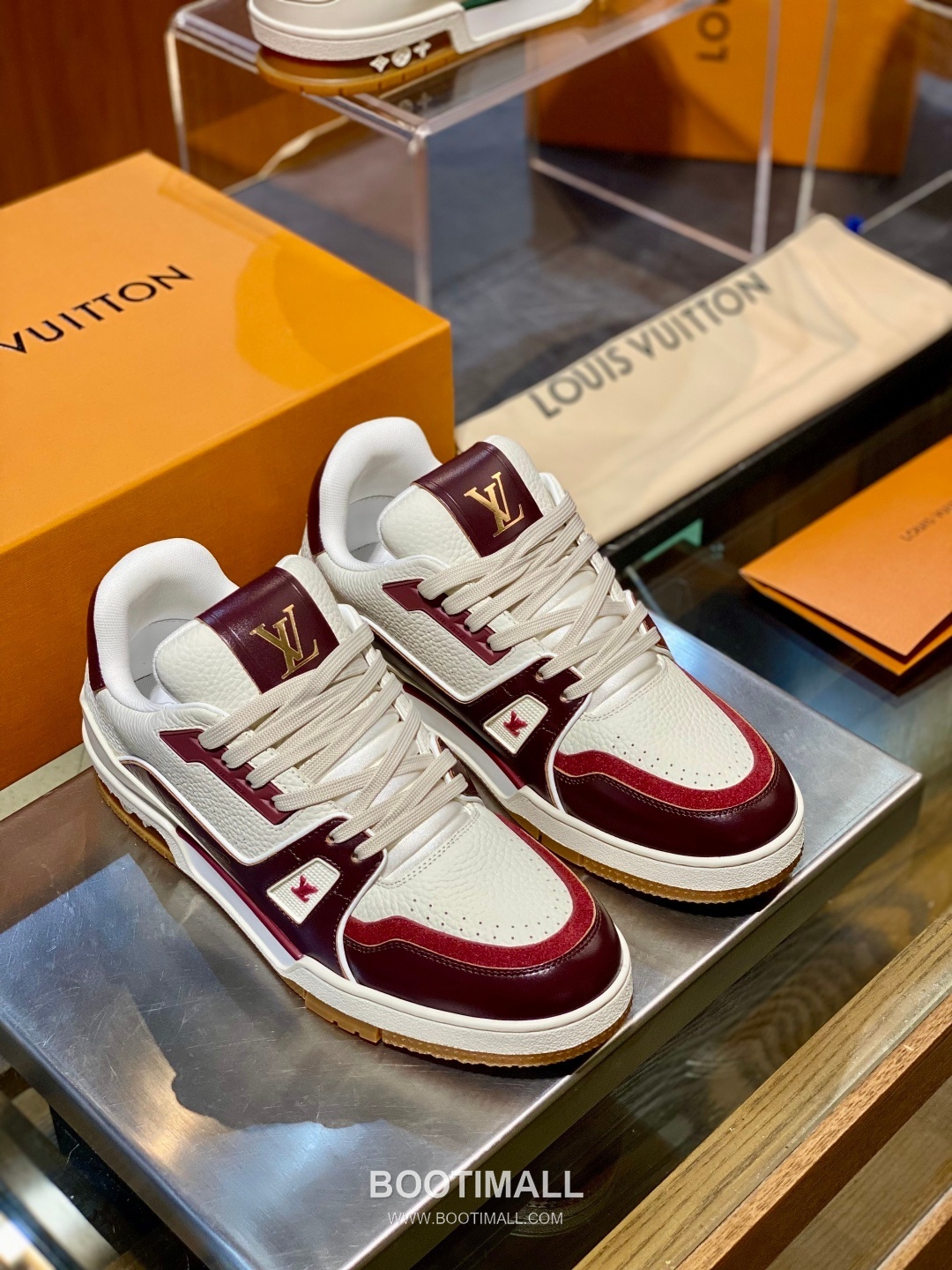 Louis Vuitton LV Trainer Grained Calfskin Leather Low Sneakers with Monogram Rubber Sole Detail 루이비통 LV 트레이너 그레인드 카프스킨 레더 로우 스니커즈 모노그램 러버솔 디테일 4cm 8