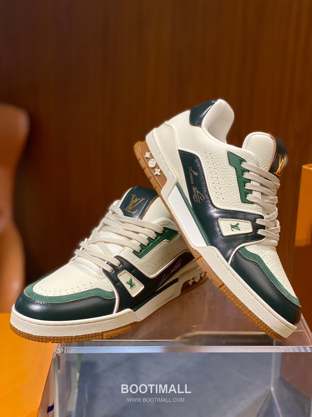 Louis Vuitton LV Trainer Grained Calfskin Leather Low Sneakers with Monogram Rubber Sole Detail 루이비통 LV 트레이너 그레인드 카프스킨 레더 로우 스니커즈 모노그램 러버솔 디테일 4cm 3