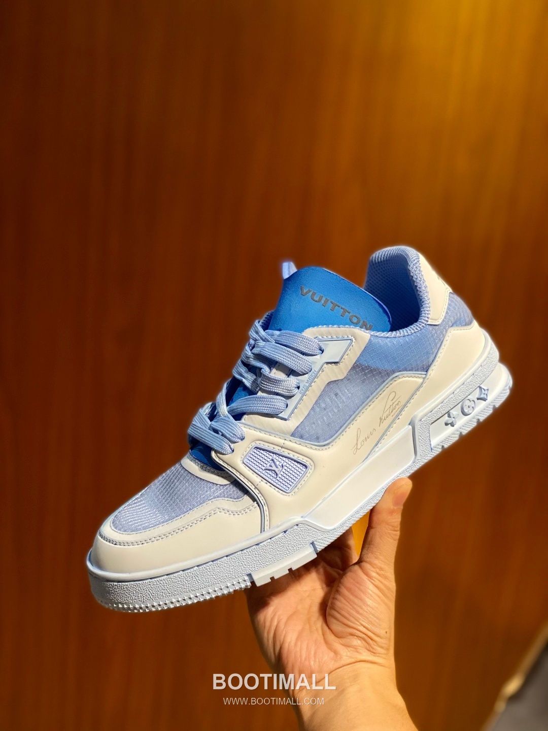 Louis Vuitton LV Trainer Grained Calfskin Leather Low Sneakers with Monogram Rubber Sole Detail 루이비통 LV 트레이너 그레인드 카프스킨 레더 로우 스니커즈 모노그램 러버솔 디테일 4cm 6