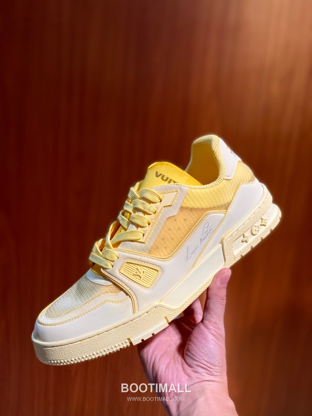 Louis Vuitton LV Trainer Grained Calfskin Leather Low Sneakers with Monogram Rubber Sole Detail 루이비통 LV 트레이너 그레인드 카프스킨 레더 로우 스니커즈 모노그램 러버솔 디테일 4cm 7