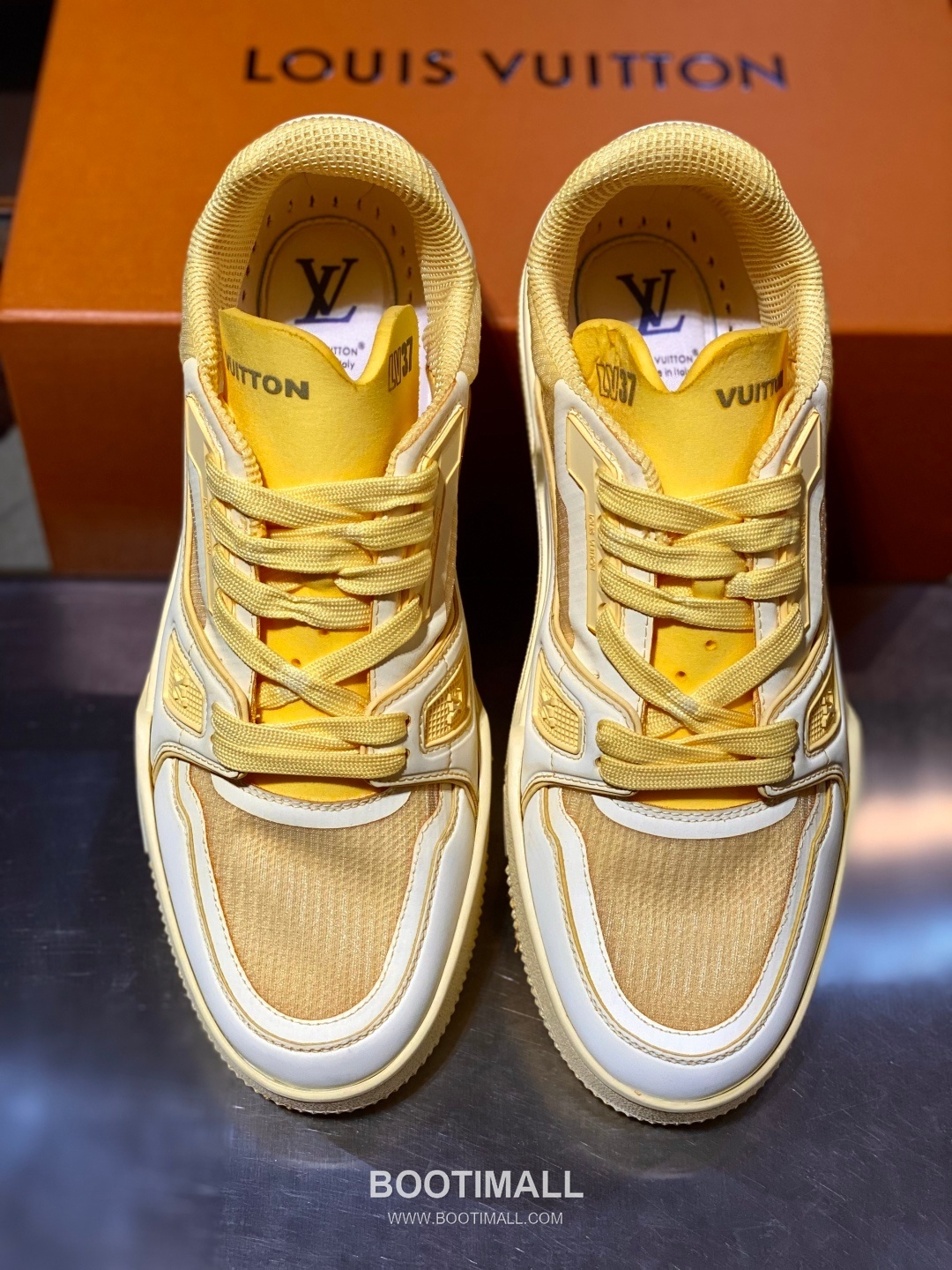 Louis Vuitton LV Trainer Grained Calfskin Leather Low Sneakers with Monogram Rubber Sole Detail 루이비통 LV 트레이너 그레인드 카프스킨 레더 로우 스니커즈 모노그램 러버솔 디테일 4cm 8