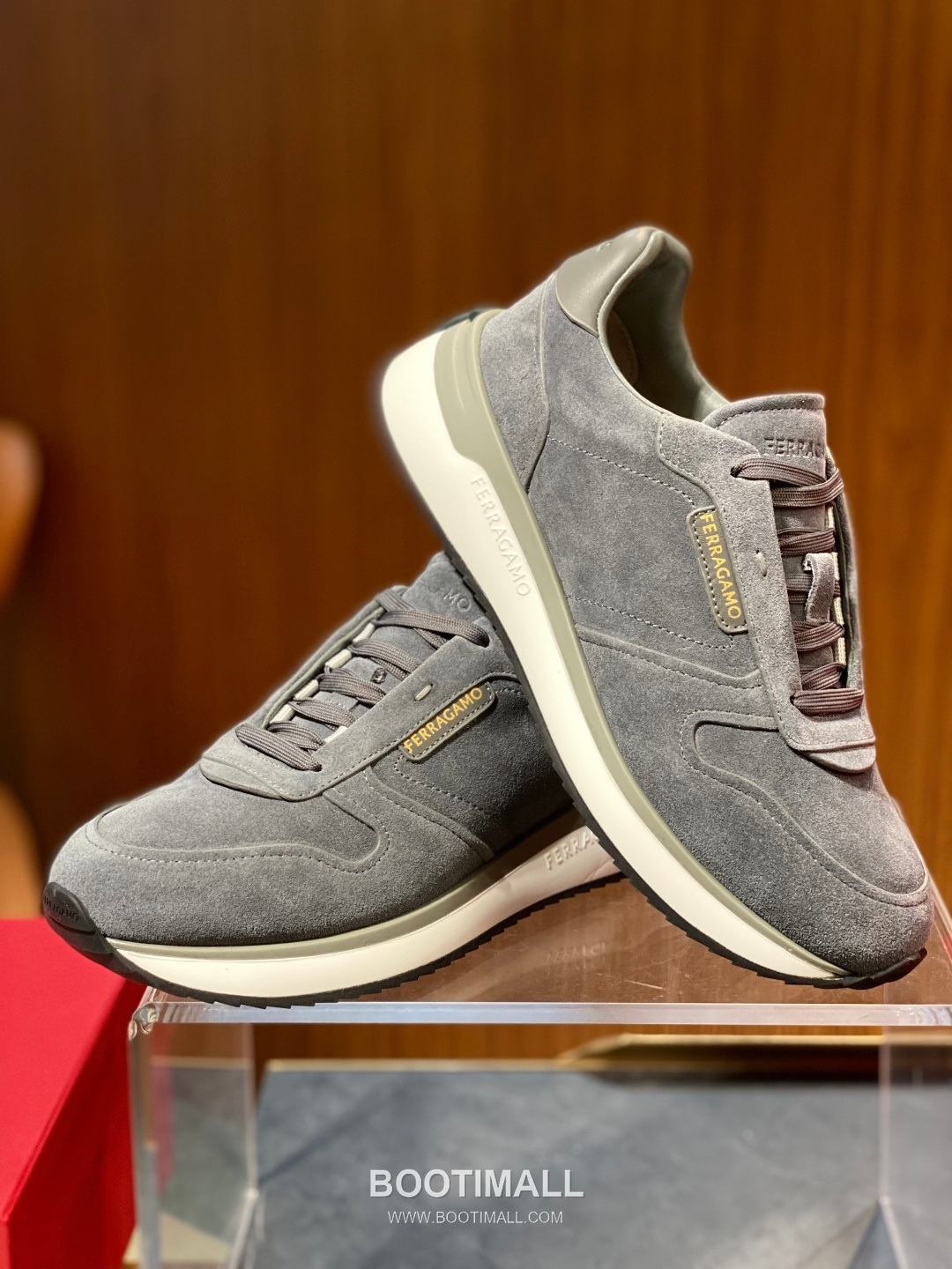 Ferragamo Calfskin Leather Low Sneakers with Rubber Logo Detail 페라가모 카프스킨 레더 로우 스니커즈 러버 로고 디테일 3cm 3