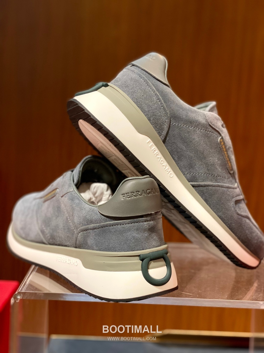 Ferragamo Calfskin Leather Low Sneakers with Rubber Logo Detail 페라가모 카프스킨 레더 로우 스니커즈 러버 로고 디테일 3cm 4