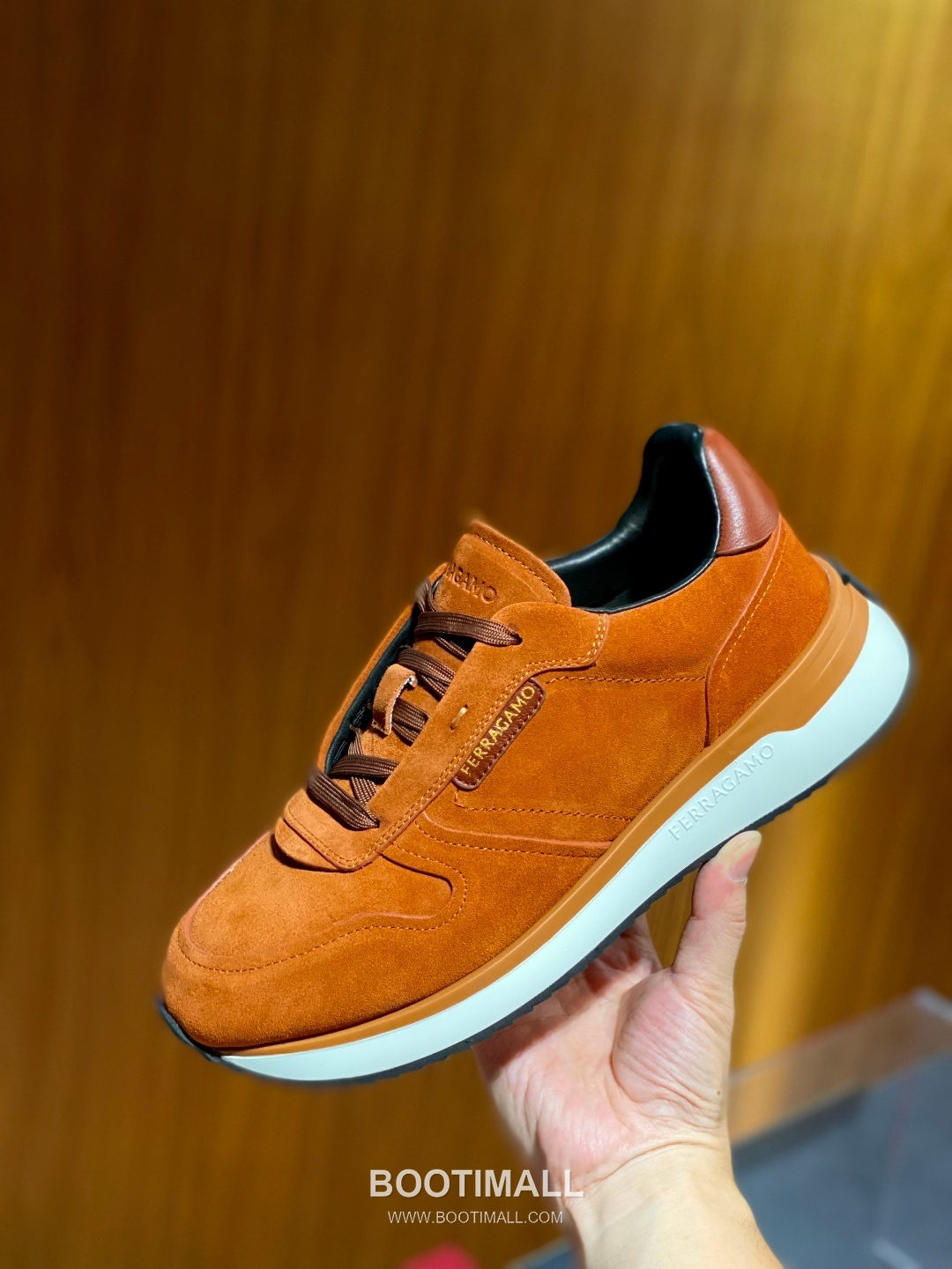 Ferragamo Calfskin Leather Low Sneakers with Rubber Logo Detail 페라가모 카프스킨 레더 로우 스니커즈 러버 로고 디테일 3cm 5