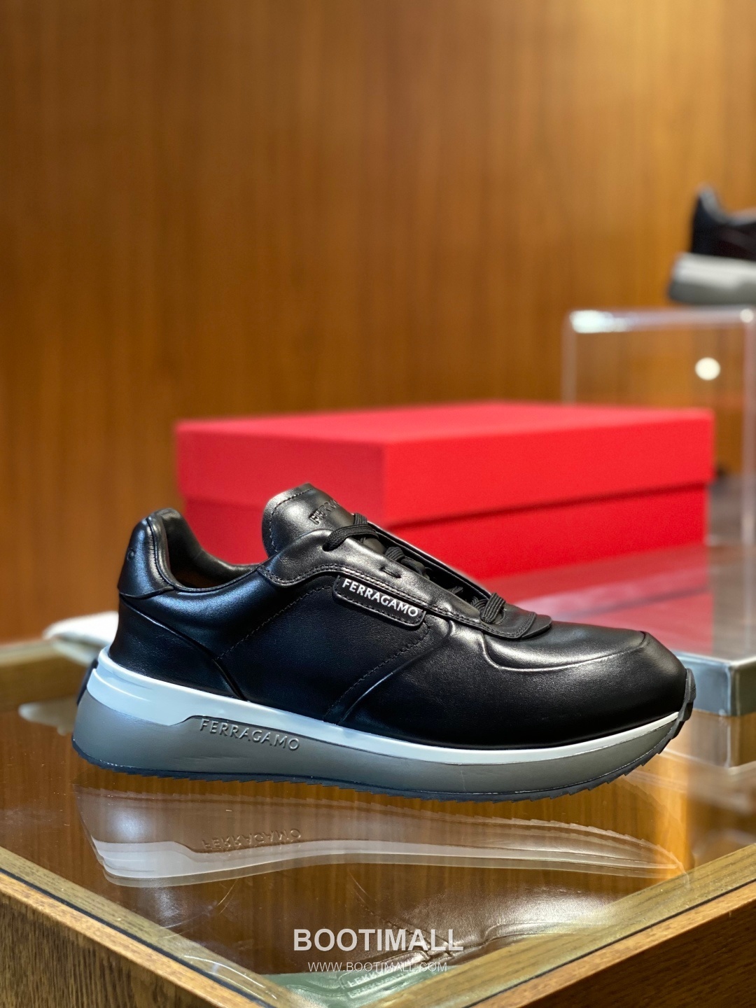 Ferragamo Calfskin Leather Low Sneakers with Rubber Logo Detail 페라가모 카프스킨 레더 로우 스니커즈 러버 로고 디테일 3cm 5
