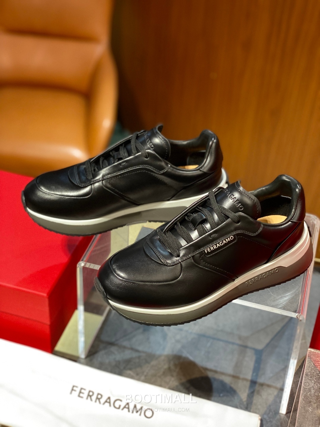 Ferragamo Calfskin Leather Low Sneakers with Rubber Logo Detail 페라가모 카프스킨 레더 로우 스니커즈 러버 로고 디테일 3cm 6