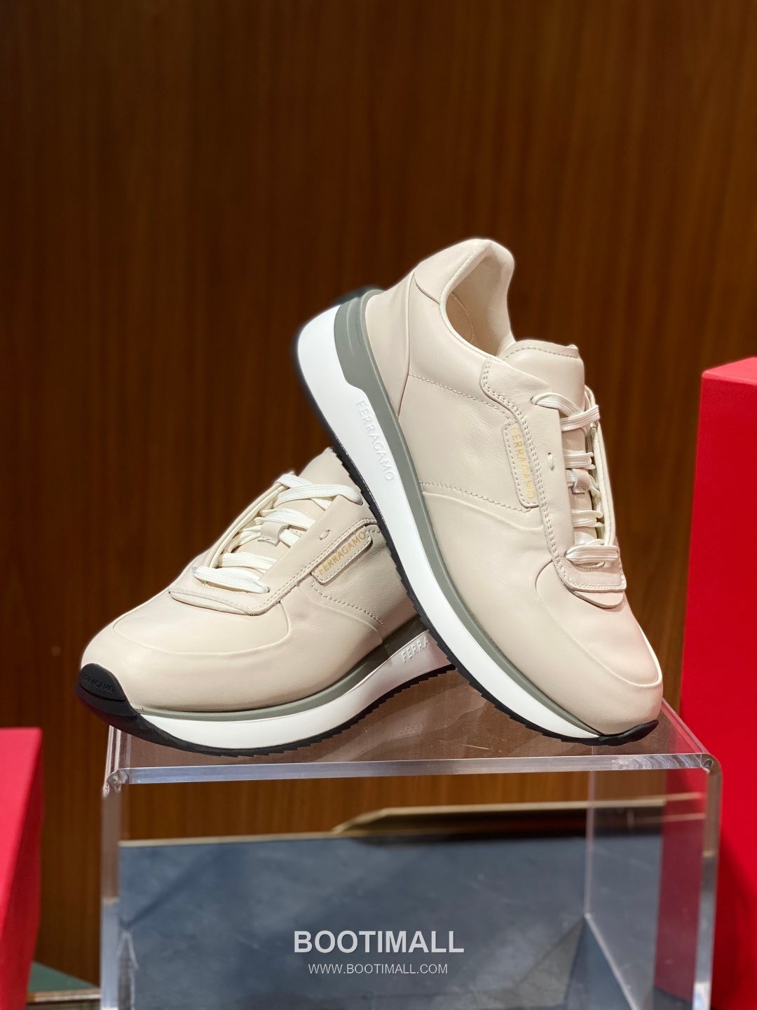 Ferragamo Calfskin Leather Low Sneakers with Rubber Logo Detail 페라가모 카프스킨 레더 로우 스니커즈 러버 로고 디테일 3cm 4