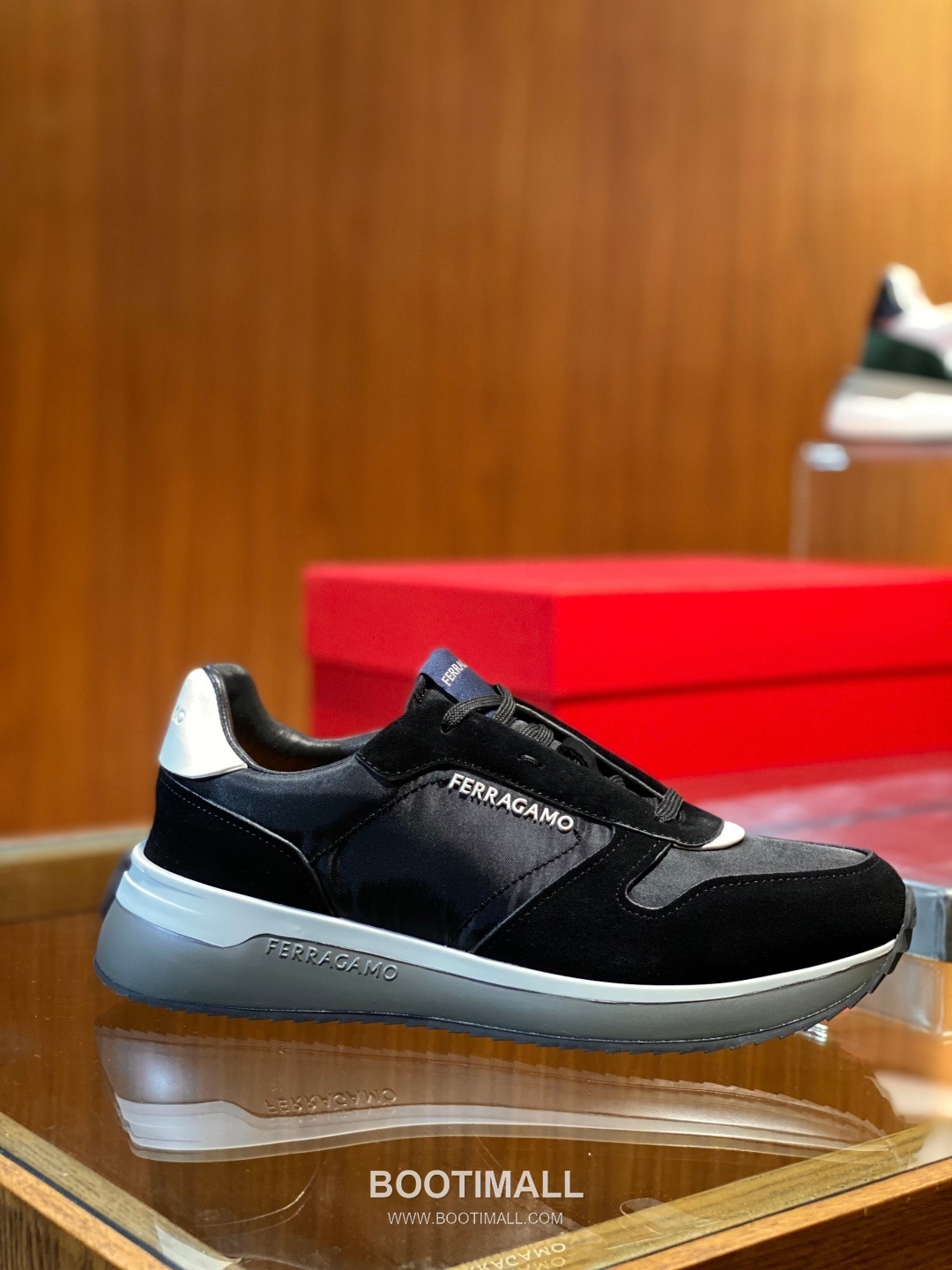 Ferragamo Calfskin Leather Low Sneakers with Rubber Logo Detail 페라가모 카프스킨 레더 로우 스니커즈 러버 로고 디테일 3cm 5