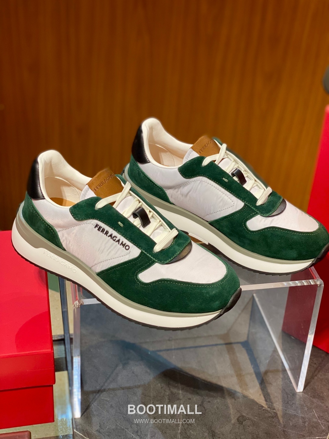 Ferragamo Calfskin Leather Low Sneakers with Rubber Logo Detail 페라가모 카프스킨 레더 로우 스니커즈 러버 로고 디테일 3cm 2