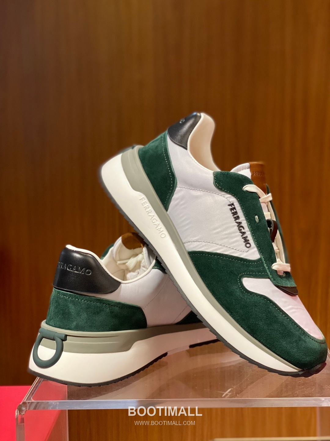 Ferragamo Calfskin Leather Low Sneakers with Rubber Logo Detail 페라가모 카프스킨 레더 로우 스니커즈 러버 로고 디테일 3cm 3