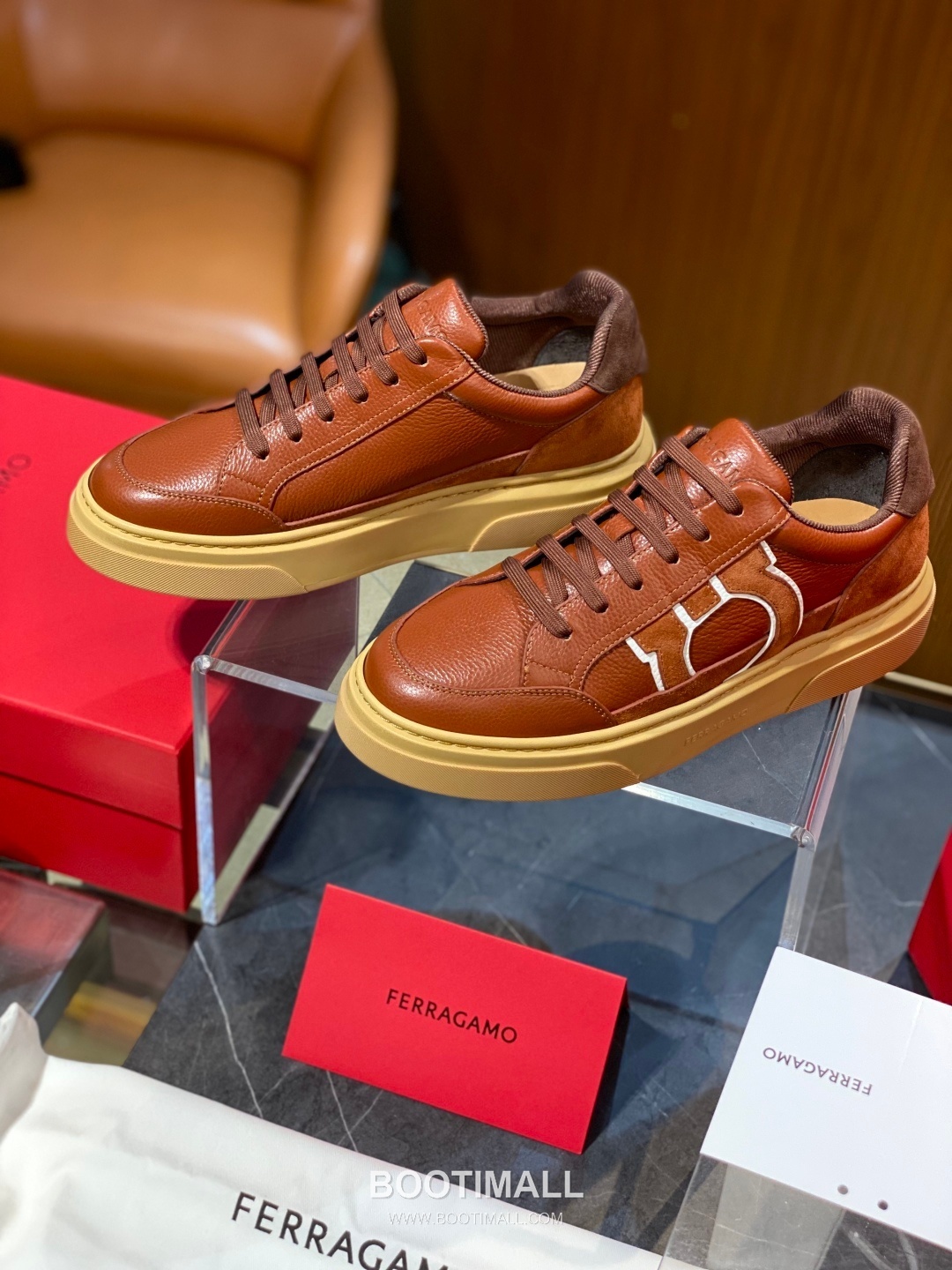Ferragamo Calfskin Leather Low Sneakers with Rubber Logo Detail 페라가모 카프스킨 레더 로우 스니커즈 러버 로고 디테일 3cm 2