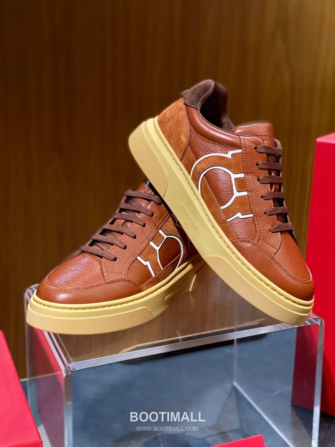 Ferragamo Calfskin Leather Low Sneakers with Rubber Logo Detail 페라가모 카프스킨 레더 로우 스니커즈 러버 로고 디테일 3cm 4