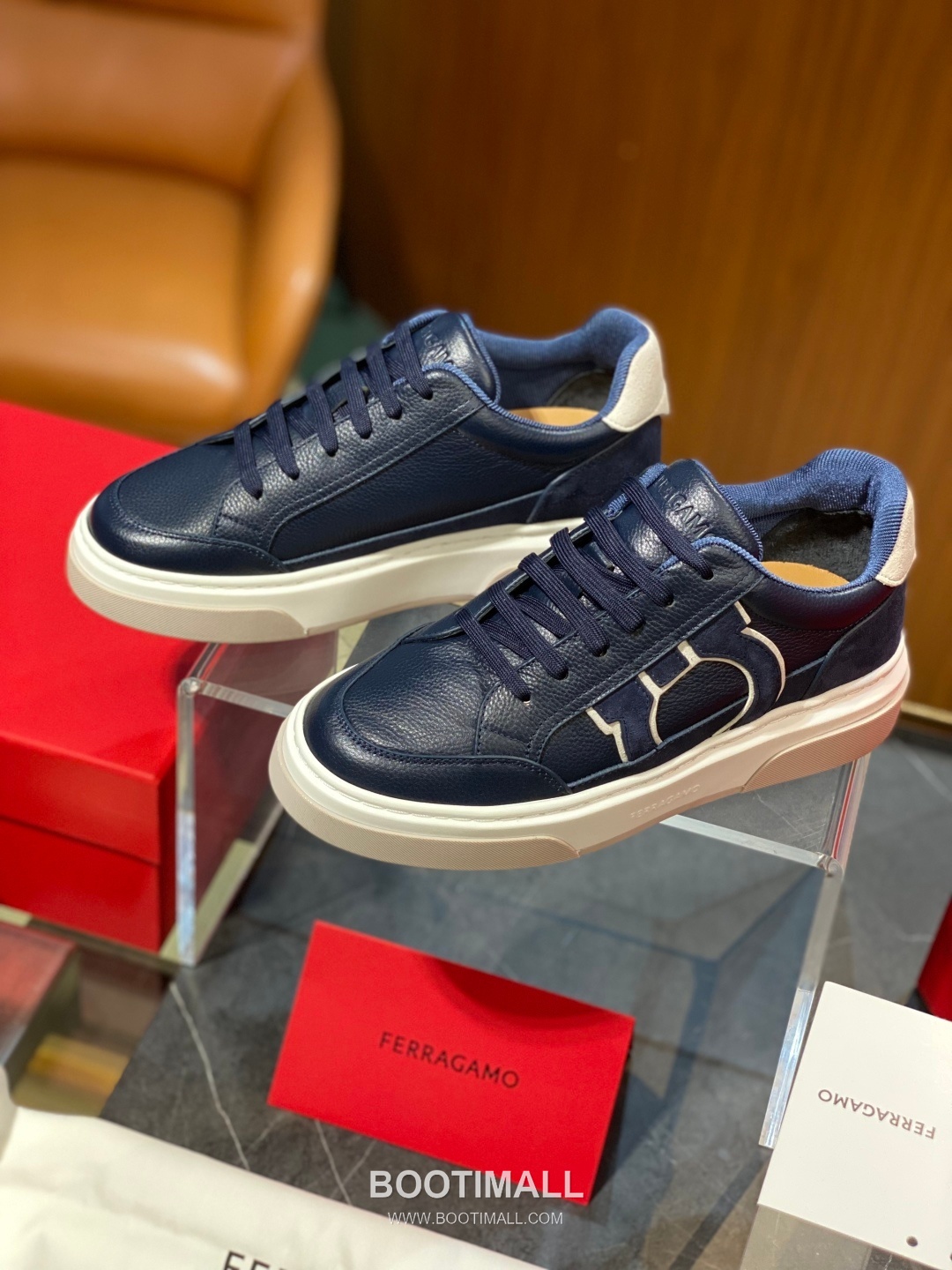 Ferragamo Calfskin Leather Low Sneakers with Rubber Logo Detail 페라가모 카프스킨 레더 로우 스니커즈 러버 로고 디테일 3cm 6