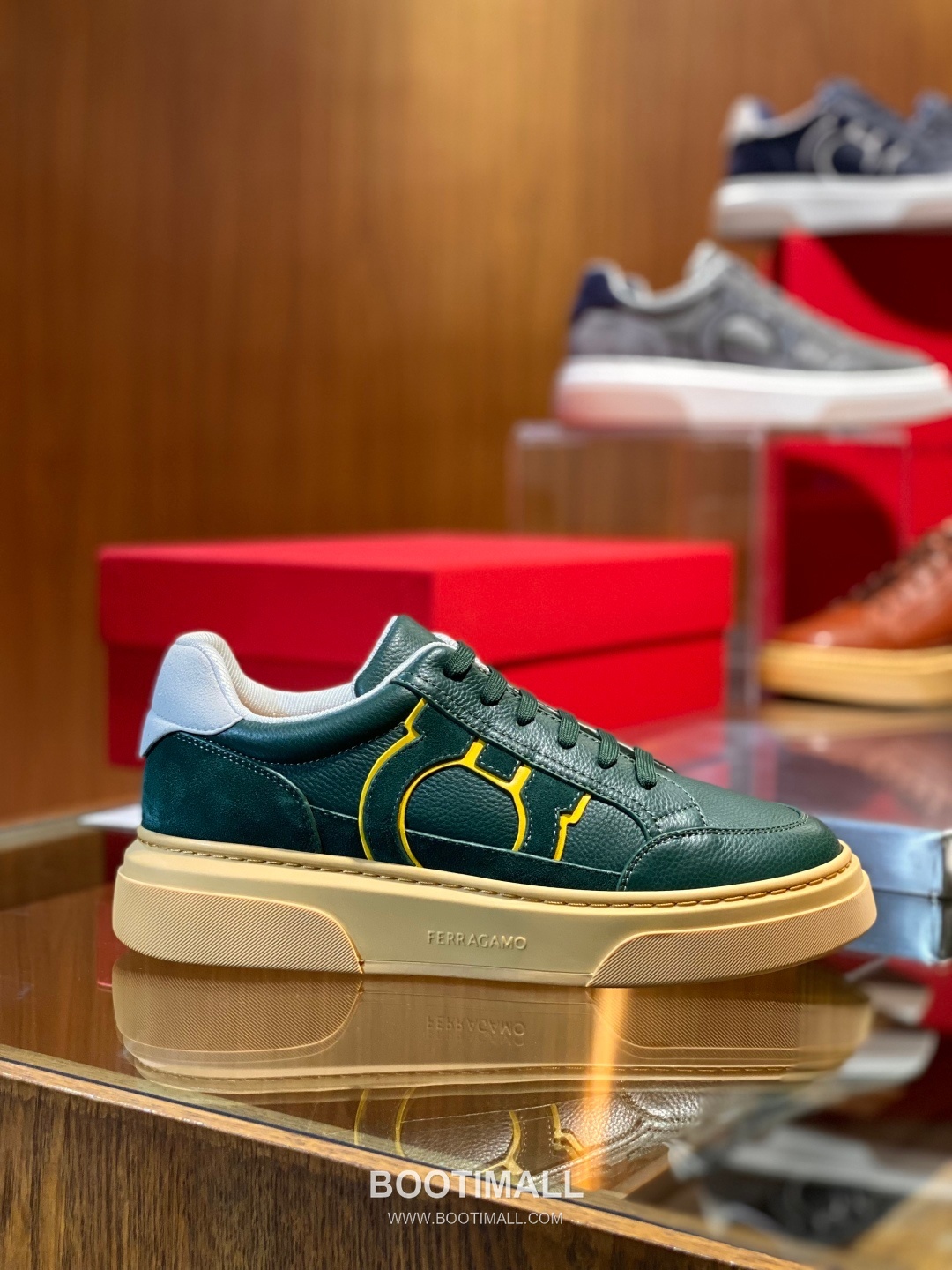 Ferragamo Calfskin Leather Low Sneakers with Rubber Logo Detail 페라가모 카프스킨 레더 로우 스니커즈 러버 로고 디테일 3cm 1