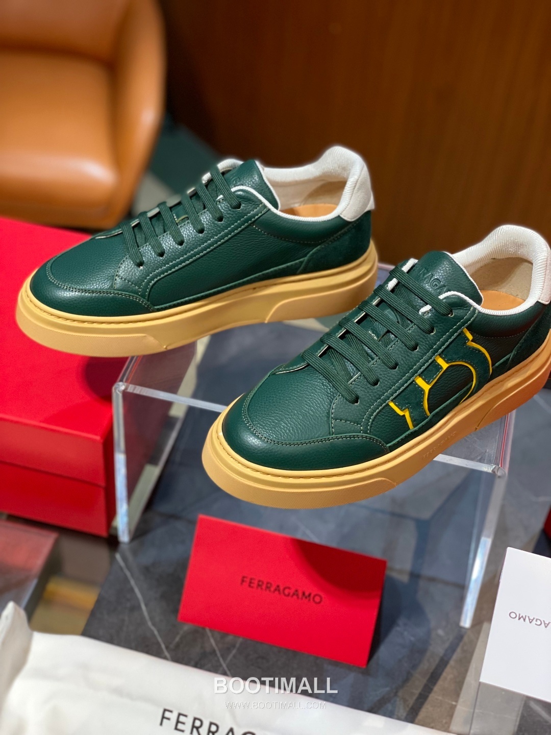 Ferragamo Calfskin Leather Low Sneakers with Rubber Logo Detail 페라가모 카프스킨 레더 로우 스니커즈 러버 로고 디테일 3cm 2