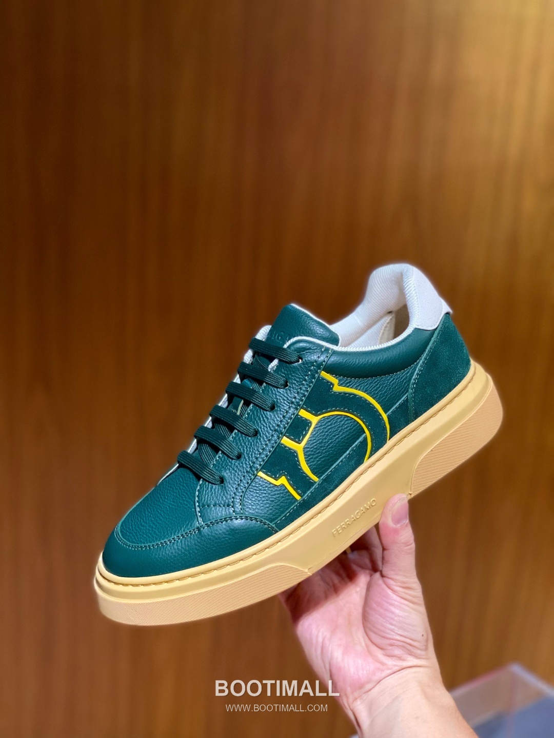 Ferragamo Calfskin Leather Low Sneakers with Rubber Logo Detail 페라가모 카프스킨 레더 로우 스니커즈 러버 로고 디테일 3cm 4