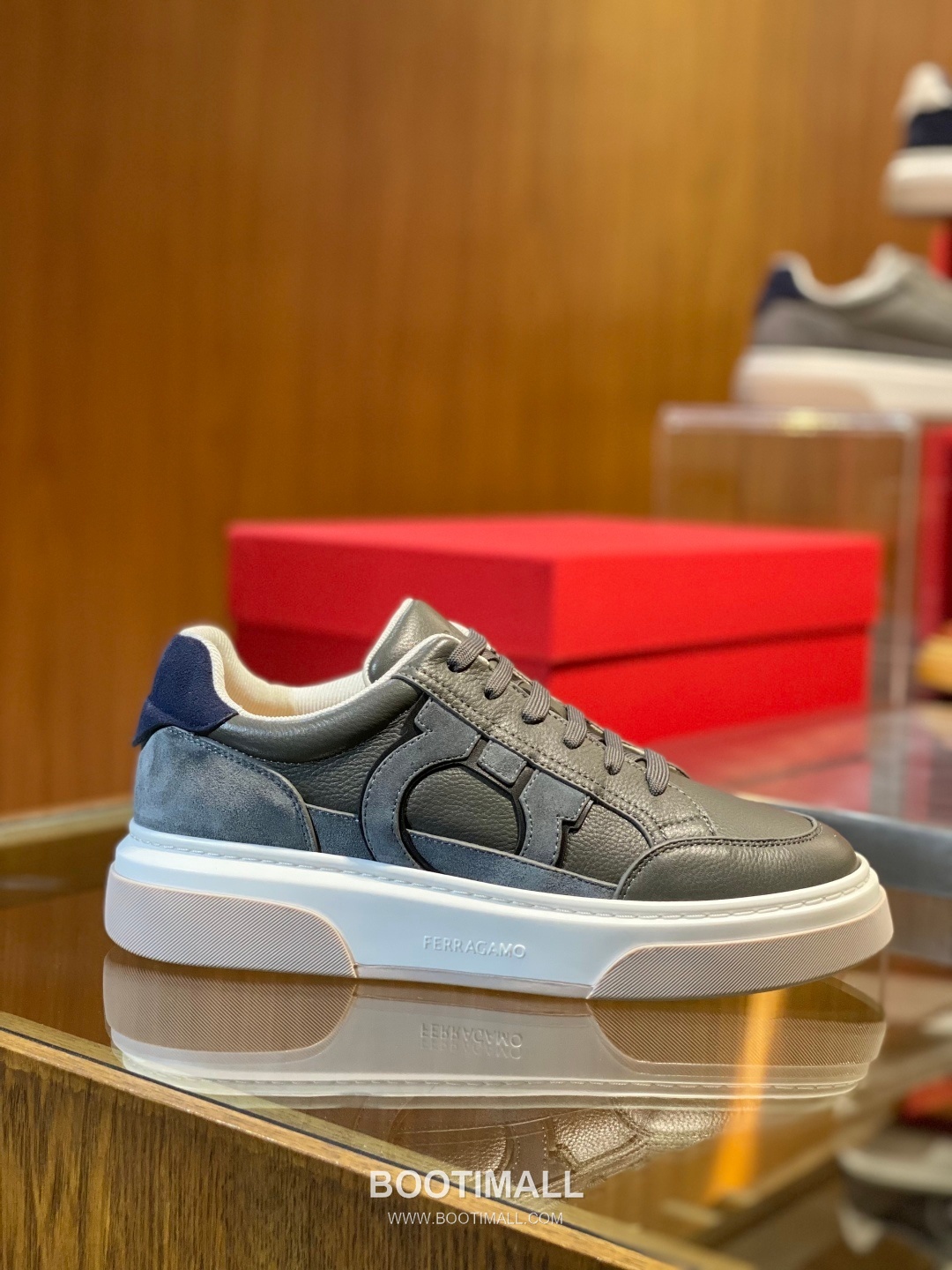 Ferragamo Calfskin Leather Low Sneakers with Rubber Logo Detail 페라가모 카프스킨 레더 로우 스니커즈 러버 로고 디테일 3cm 5