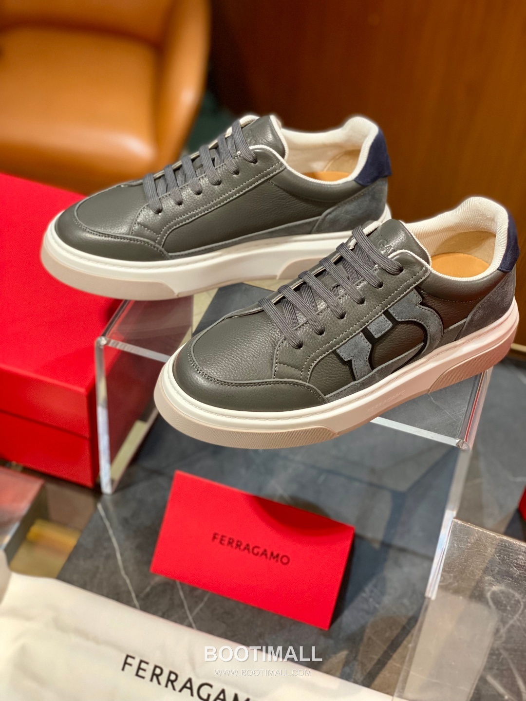 Ferragamo Calfskin Leather Low Sneakers with Rubber Logo Detail 페라가모 카프스킨 레더 로우 스니커즈 러버 로고 디테일 3cm 6