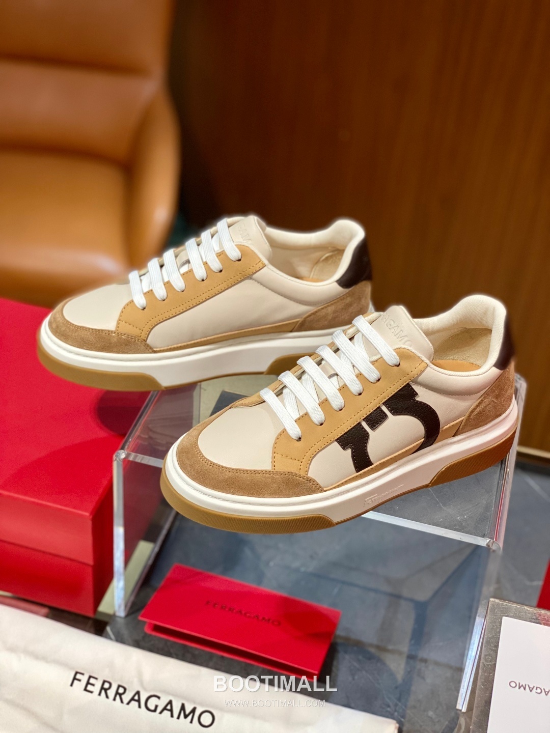 Ferragamo Calfskin Leather Low Sneakers with Rubber Logo Detail 페라가모 카프스킨 레더 로우 스니커즈 러버 로고 디테일 3cm 2