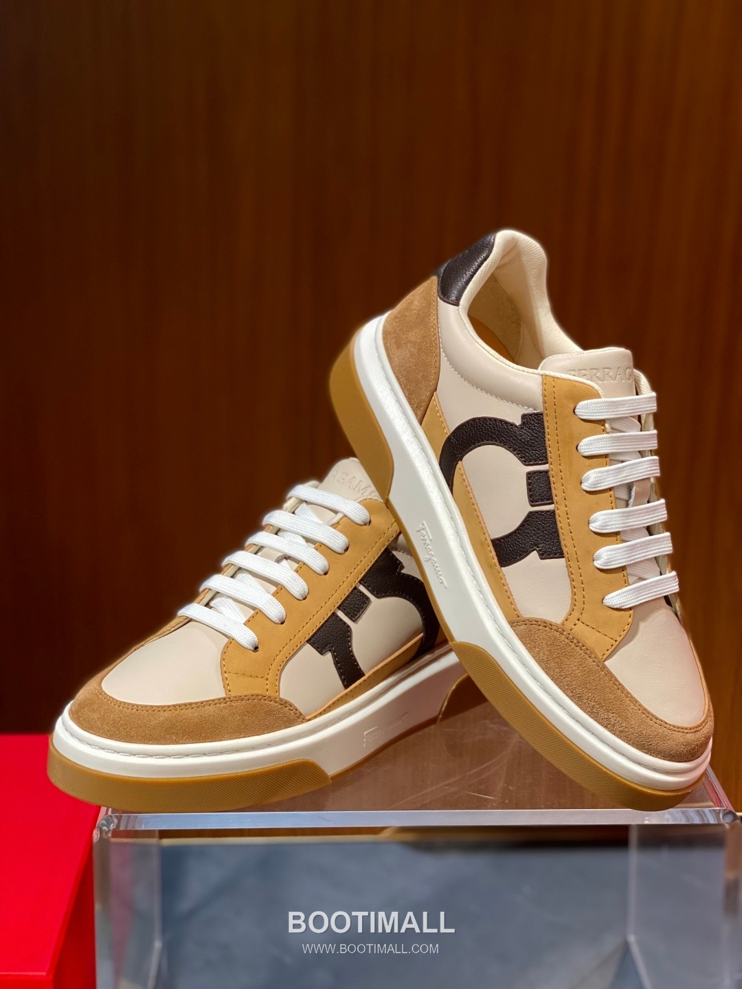 Ferragamo Calfskin Leather Low Sneakers with Rubber Logo Detail 페라가모 카프스킨 레더 로우 스니커즈 러버 로고 디테일 3cm 4