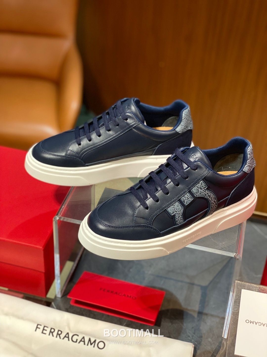 Ferragamo Calfskin Leather Low Sneakers with Rubber Logo Detail 페라가모 카프스킨 레더 로우 스니커즈 러버 로고 디테일 3cm 6