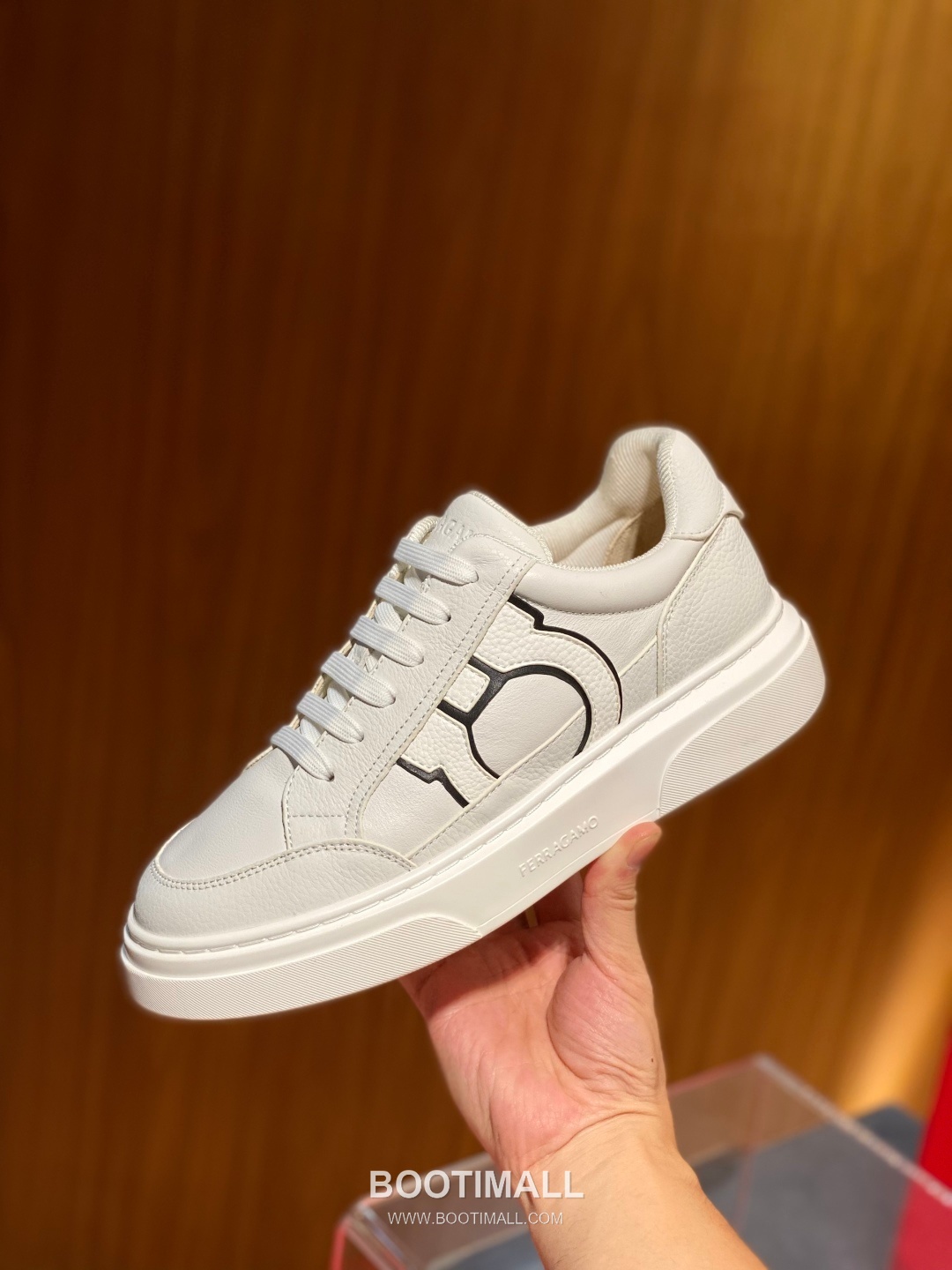 Ferragamo Calfskin Leather Low Sneakers with Rubber Logo Detail 페라가모 카프스킨 레더 로우 스니커즈 러버 로고 디테일 3cm 4