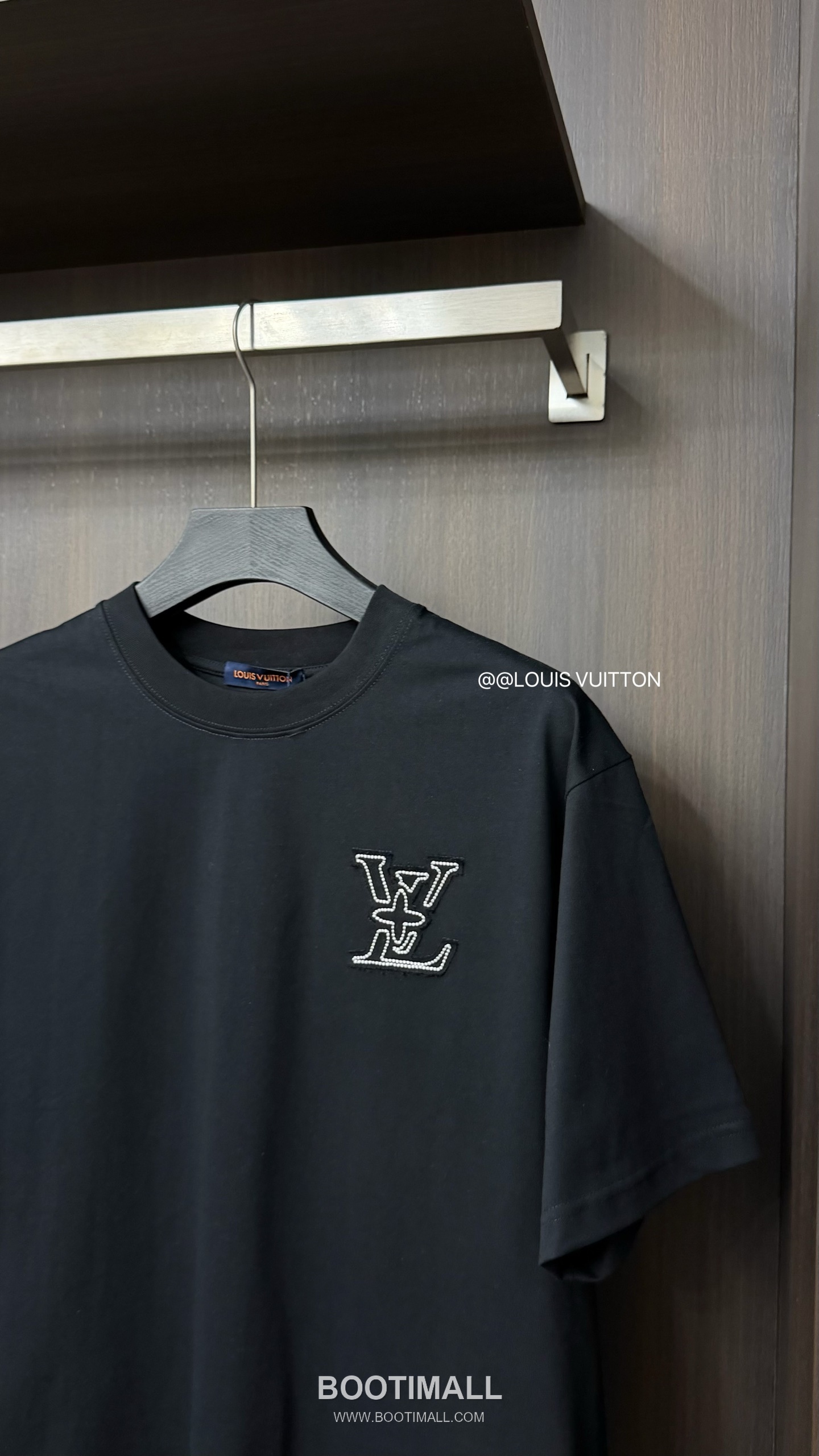 Louis Vuitton 2026 S/S High Density Cotton Embroidered Logo T-Shirt 루이비통 2026SS 고밀도 코튼 자수 로고 티셔츠 2