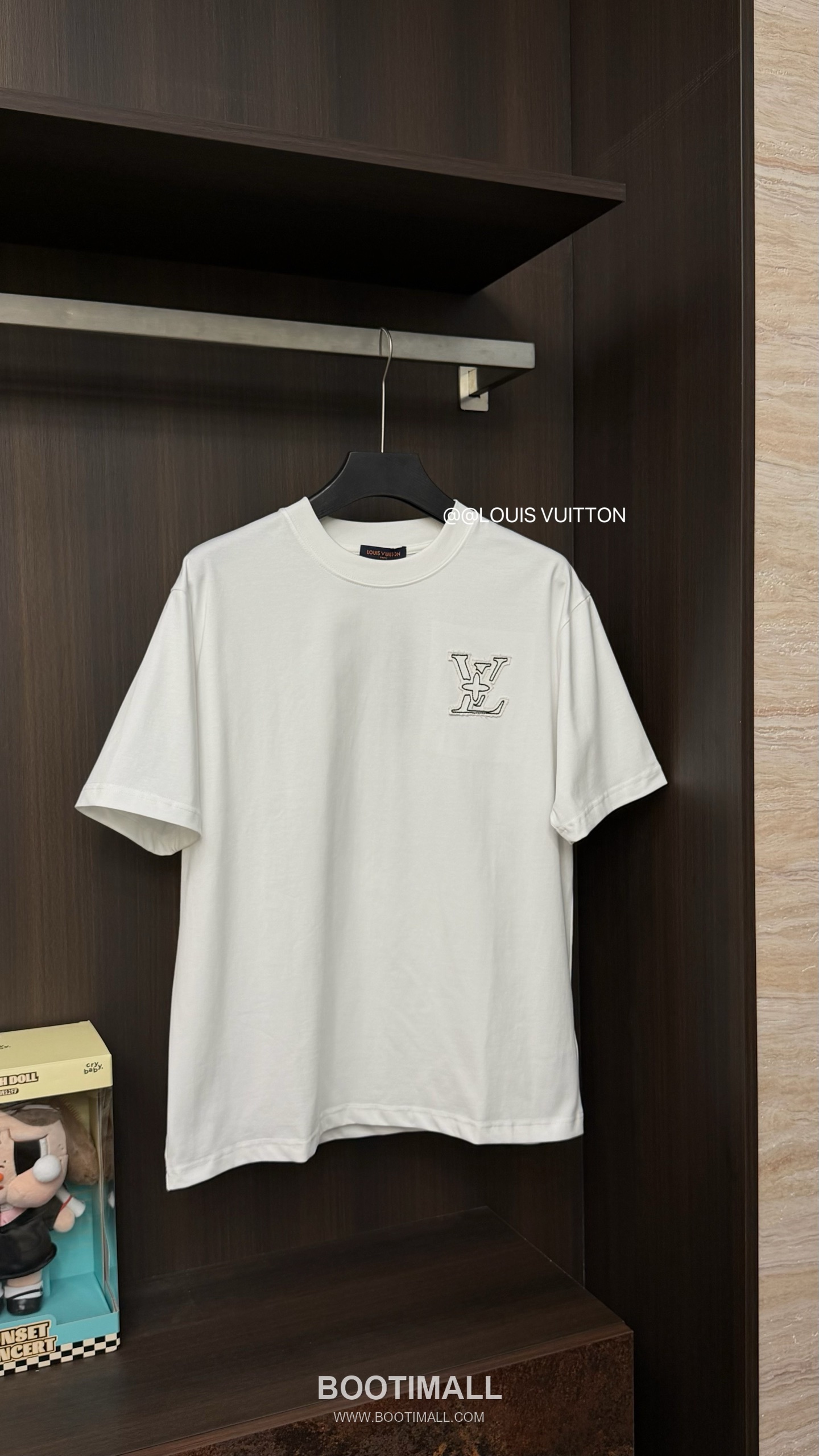 Louis Vuitton 2026 S/S High Density Cotton Embroidered Logo T-Shirt 루이비통 2026SS 고밀도 코튼 자수 로고 티셔츠 2