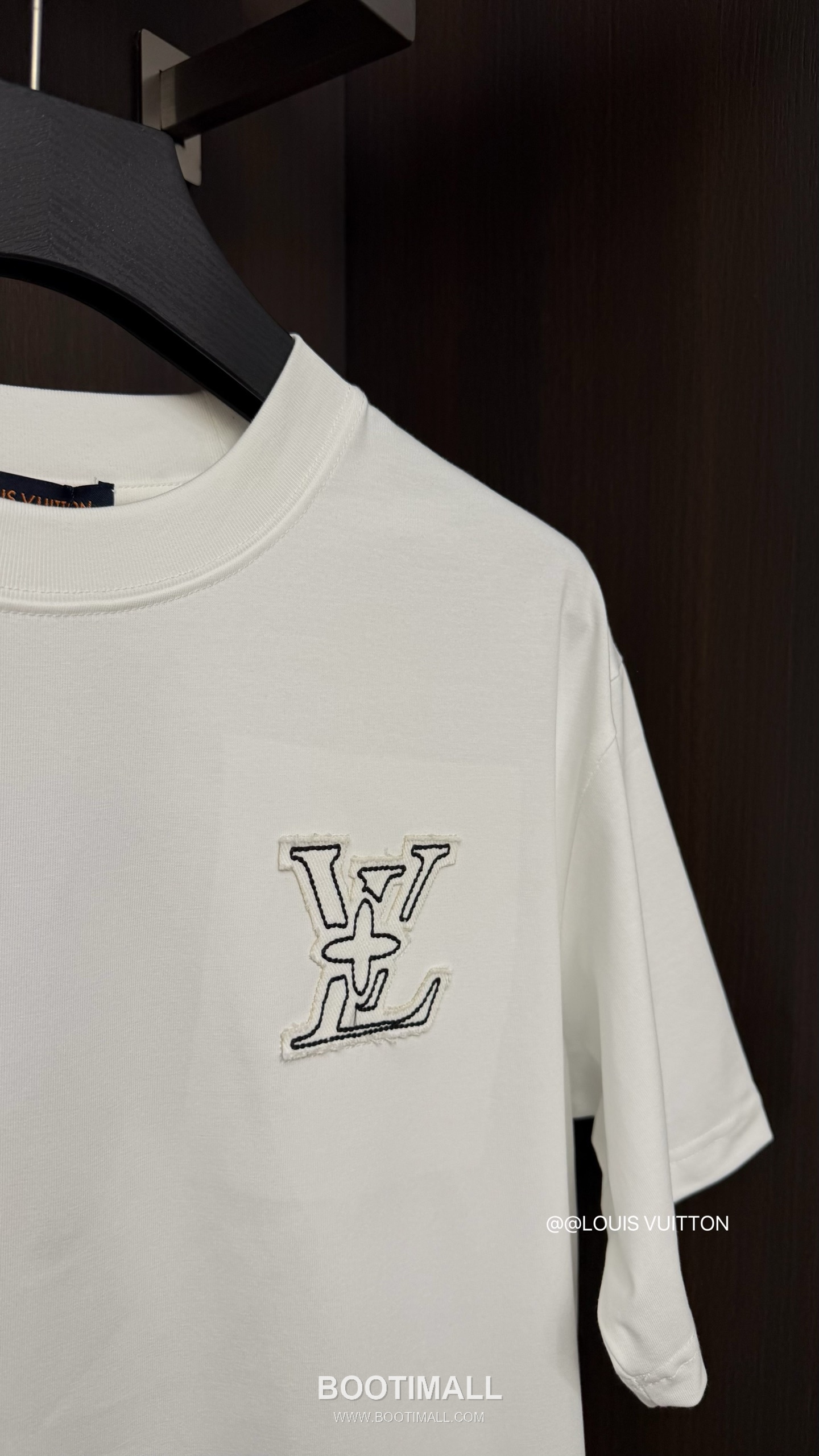 Louis Vuitton 2026 S/S High Density Cotton Embroidered Logo T-Shirt 루이비통 2026SS 고밀도 코튼 자수 로고 티셔츠 3