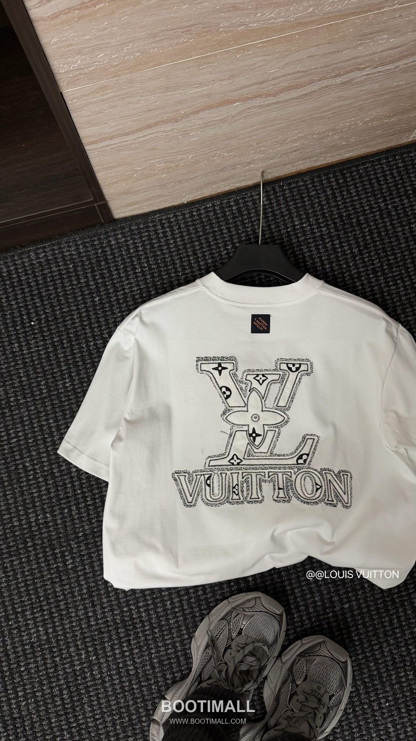 Louis Vuitton 2026 S/S High Density Cotton Embroidered Logo T-Shirt 루이비통 2026SS 고밀도 코튼 자수 로고 티셔츠 5