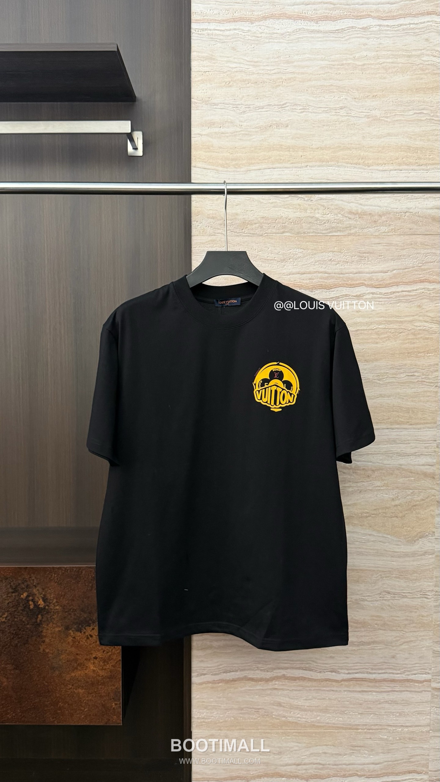 Louis Vuitton 2026 S/S High Density Cotton Embroidered Logo T-Shirt 루이비통 2026SS 고밀도 코튼 자수 로고 티셔츠 1