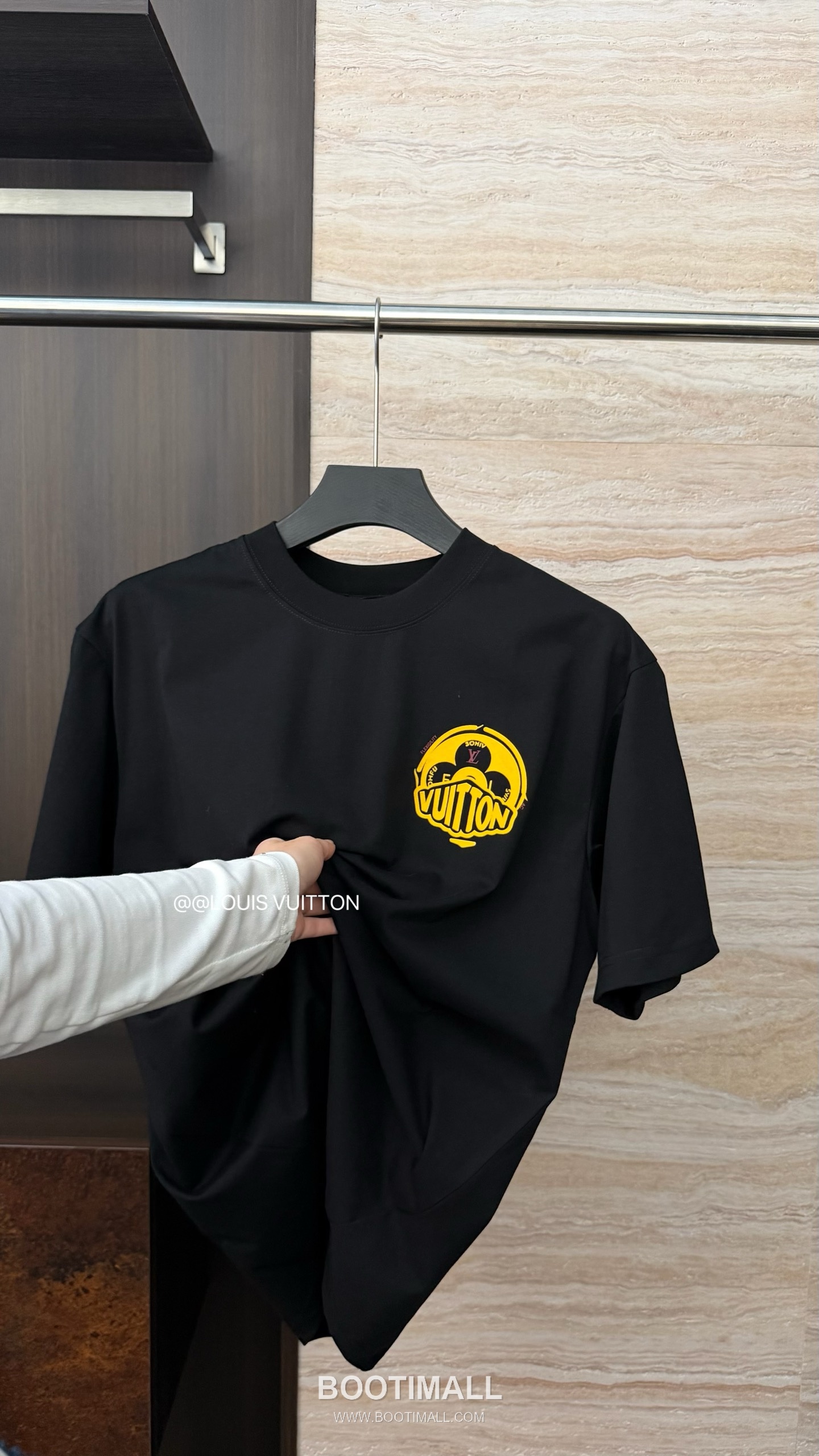 Louis Vuitton 2026 S/S High Density Cotton Embroidered Logo T-Shirt 루이비통 2026SS 고밀도 코튼 자수 로고 티셔츠 3