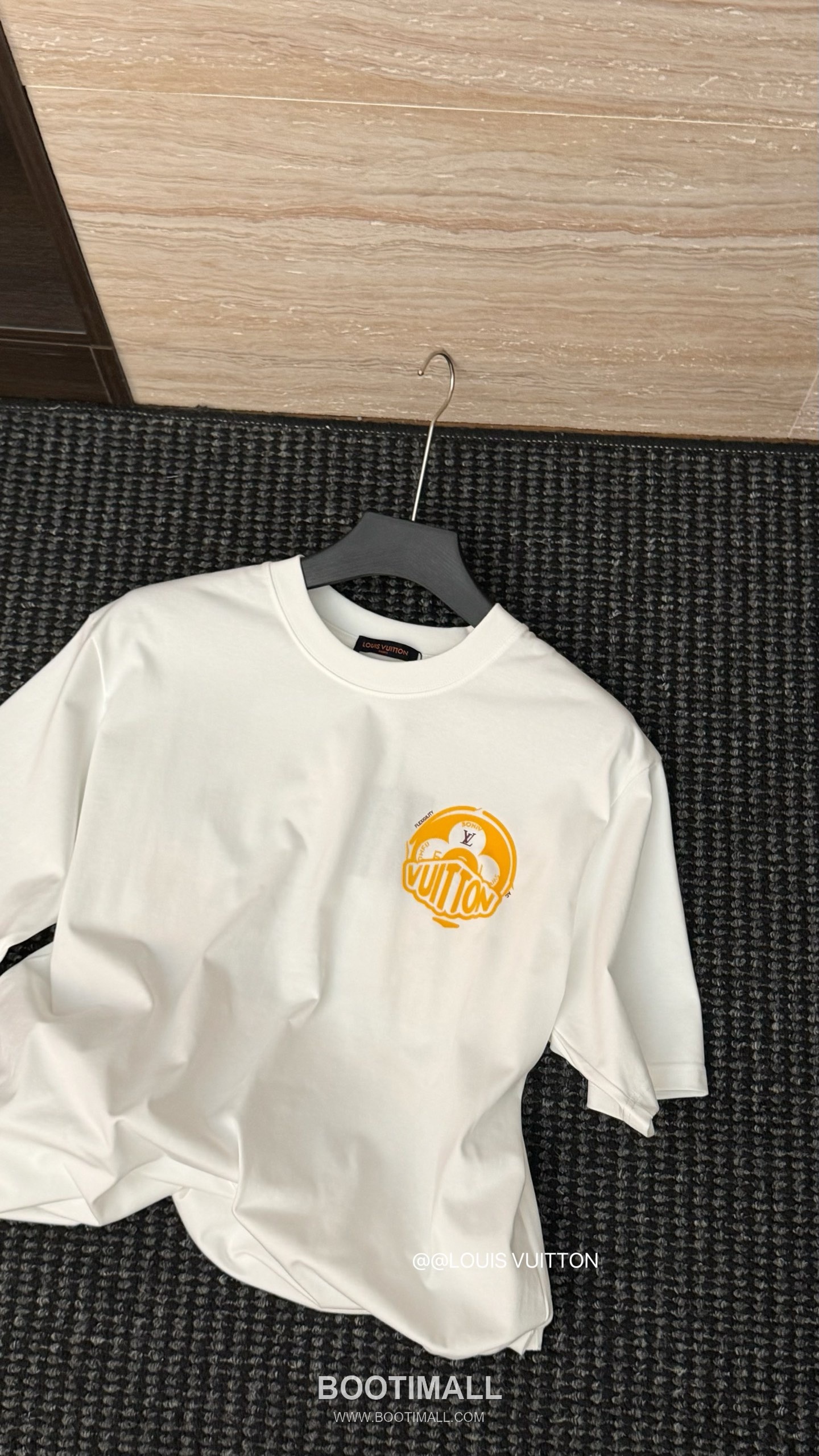 Louis Vuitton 2026 S/S High Density Cotton Embroidered Logo T-Shirt 루이비통 2026SS 고밀도 코튼 자수 로고 티셔츠 4