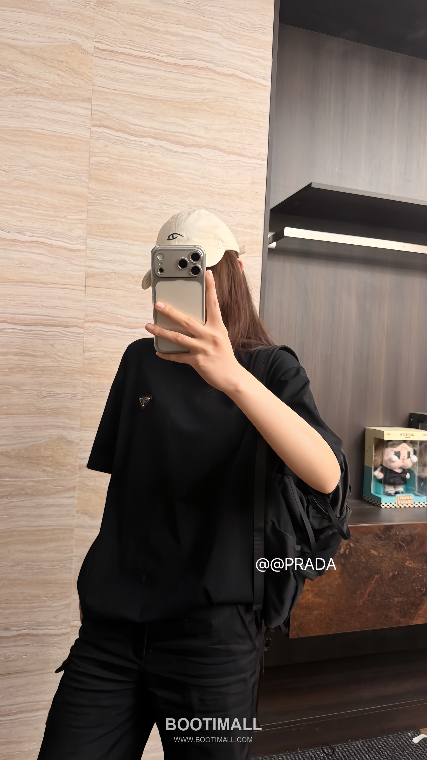 Prada 2026 S/S High Density Cotton Metal Logo Embroidered T-Shirt 프라다 2026SS 고밀도 코튼 메탈 로고 자수 티셔츠 1