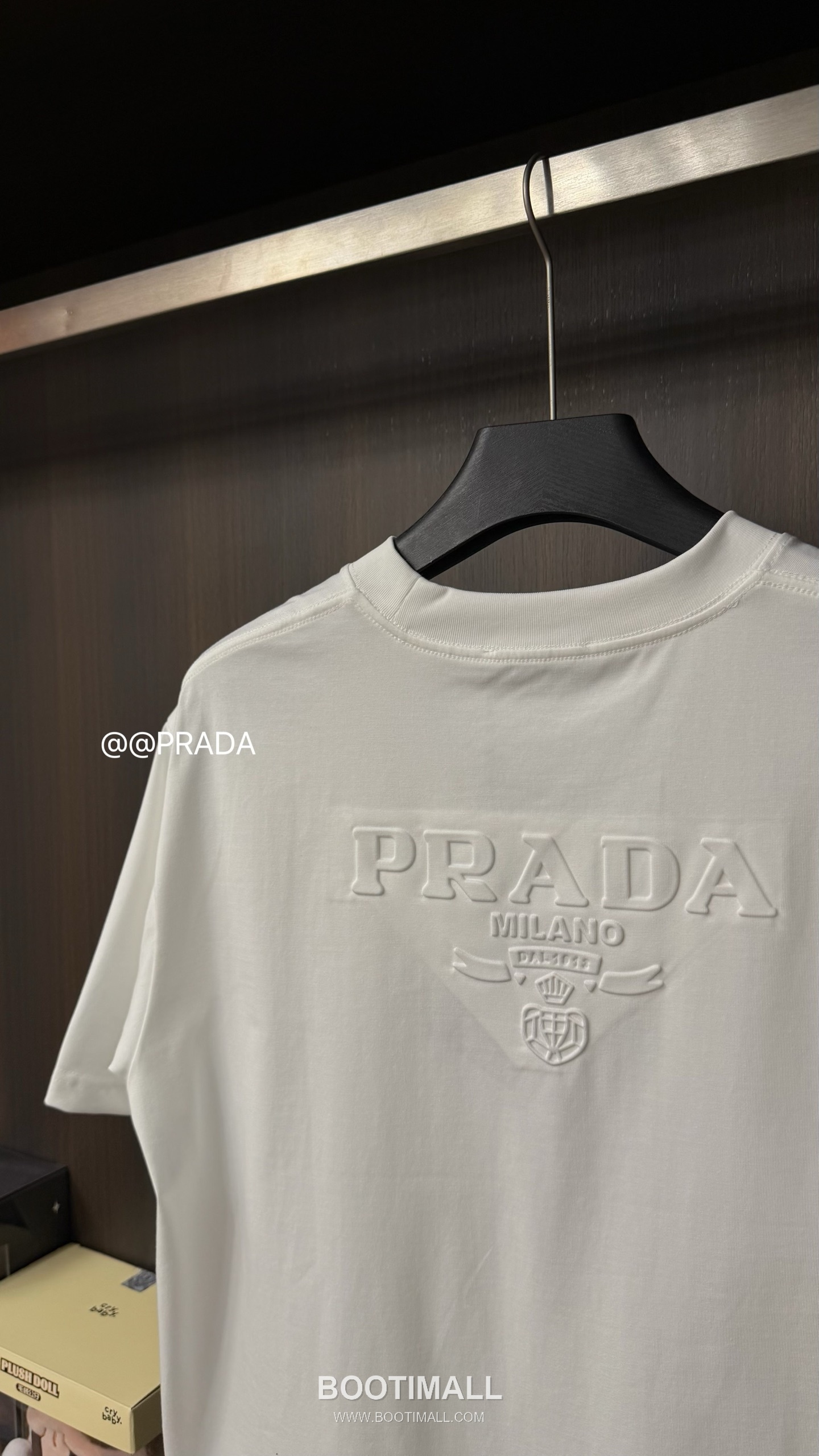 Prada 2026 S/S High Density Cotton Metal Logo Embroidered T-Shirt 프라다 2026SS 고밀도 코튼 메탈 로고 자수 티셔츠 7