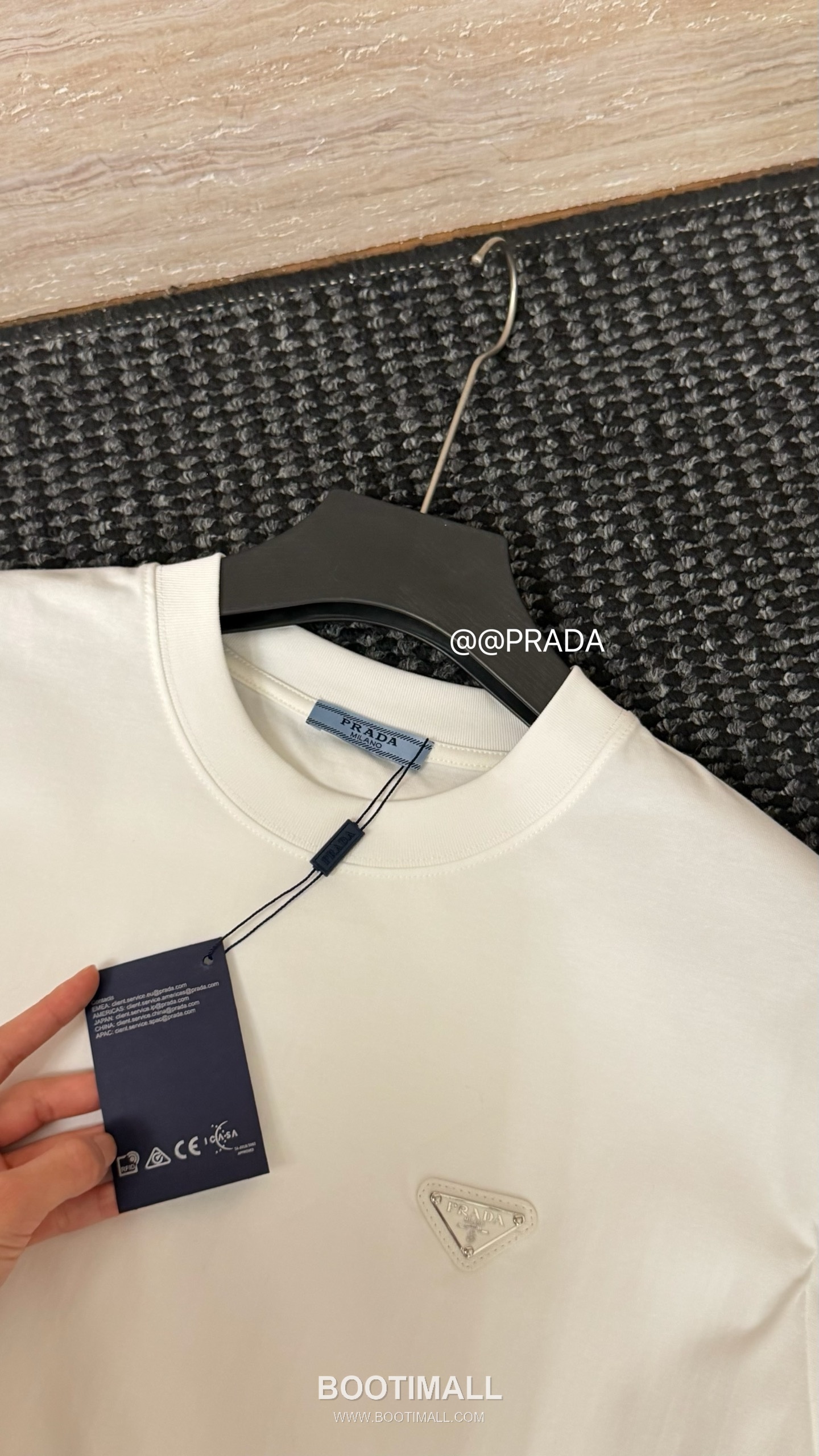 Prada 2026 S/S High Density Cotton Metal Logo Embroidered T-Shirt 프라다 2026SS 고밀도 코튼 메탈 로고 자수 티셔츠 9